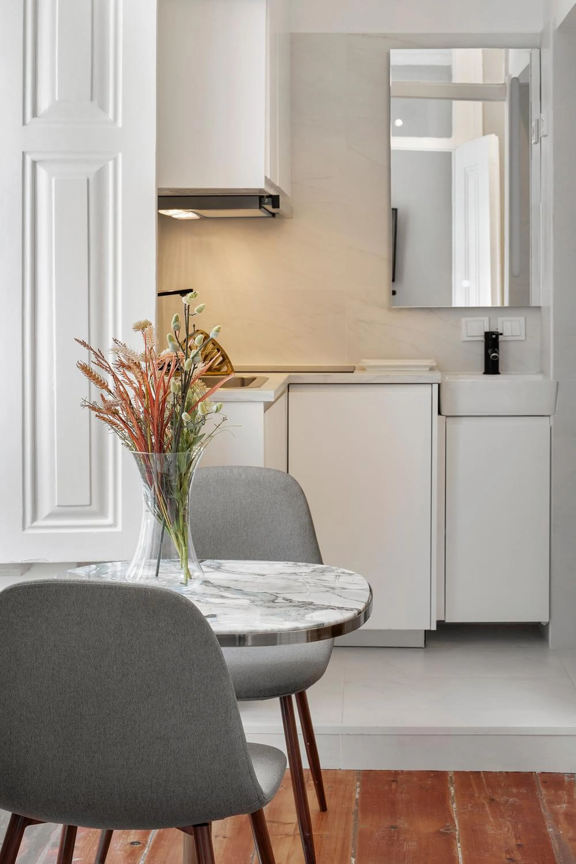 Small Design Studio - Rosa, Bairro Alto