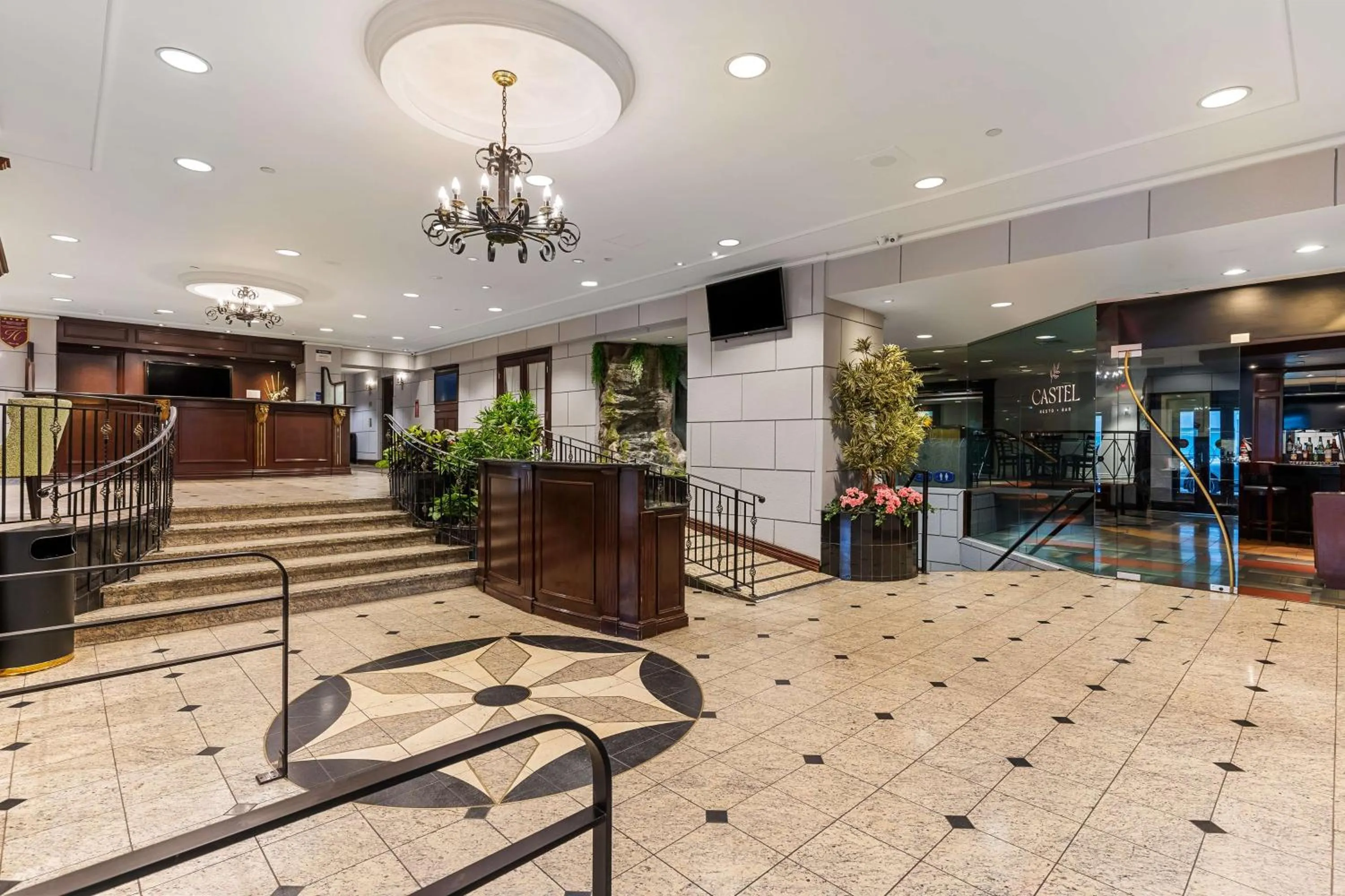 Lobby or reception in Best Western Ville-Marie Montreal Hotel & Suites