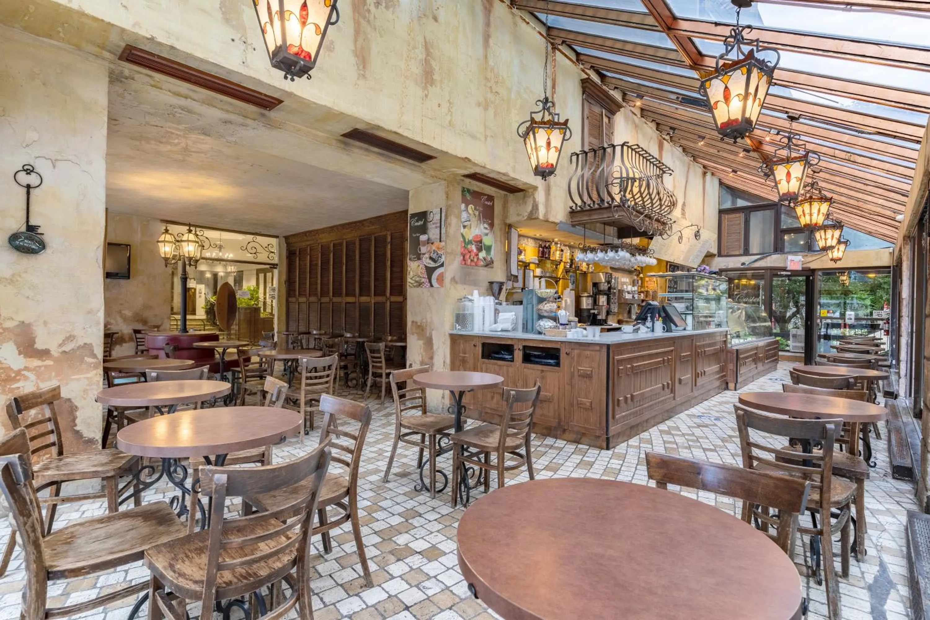 Restaurant/places to eat in Best Western Ville-Marie Montreal Hotel & Suites