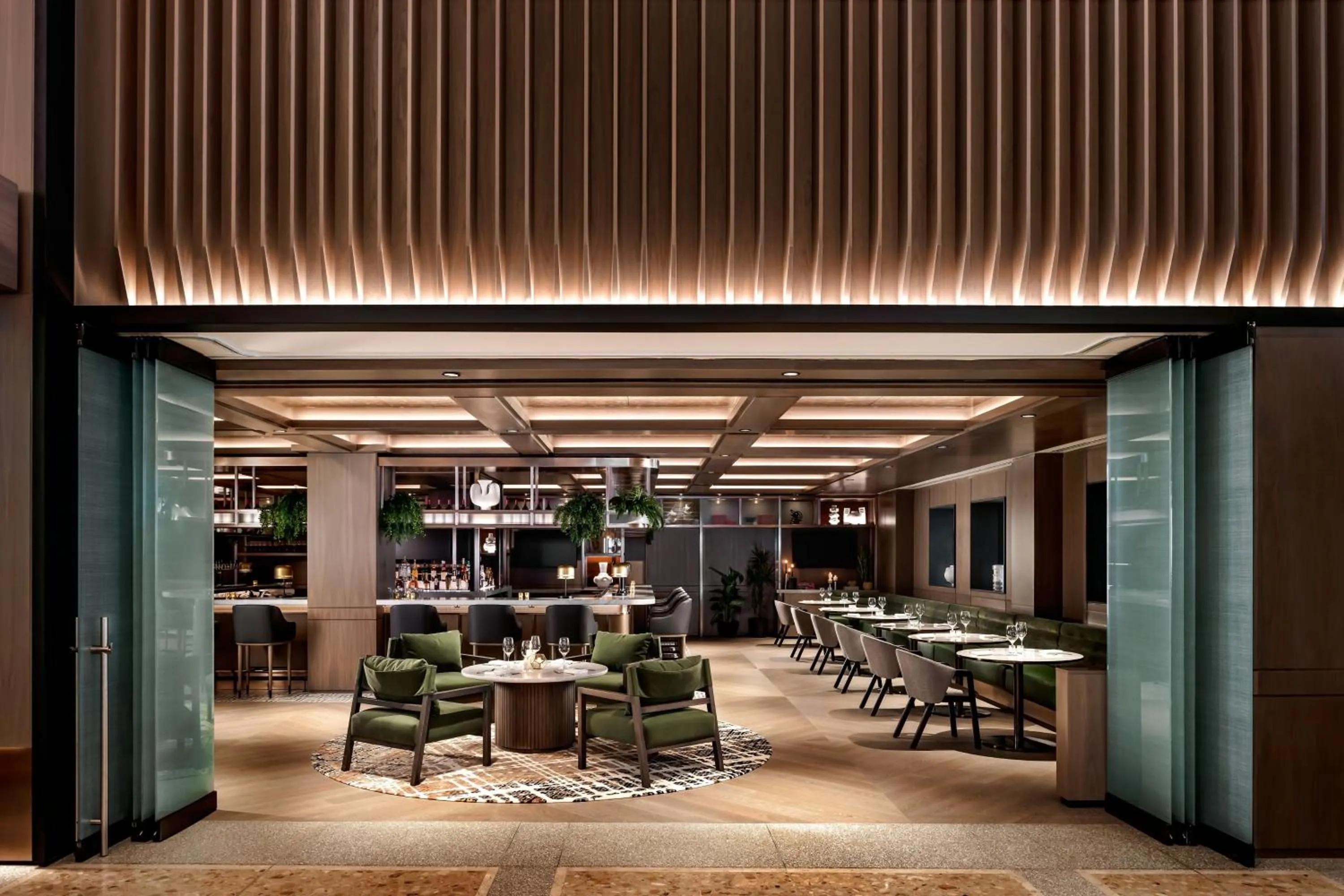 Lounge or bar in Sheraton Centre Toronto Hotel