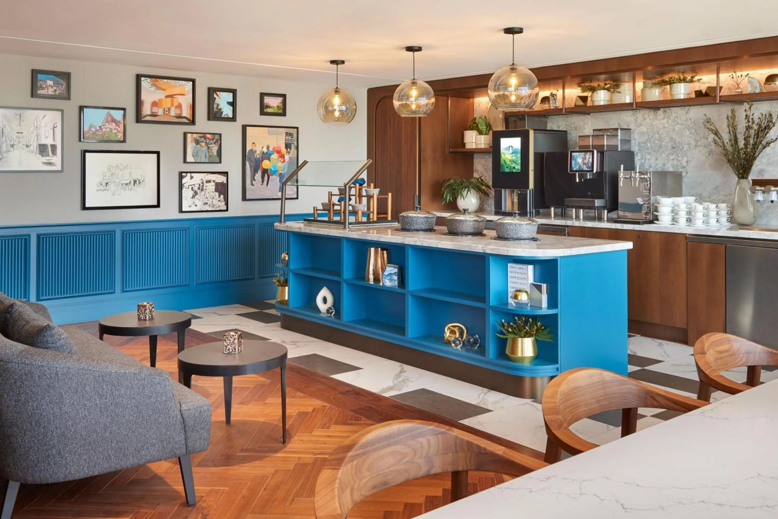 Lounge or bar in Sheraton Centre Toronto Hotel