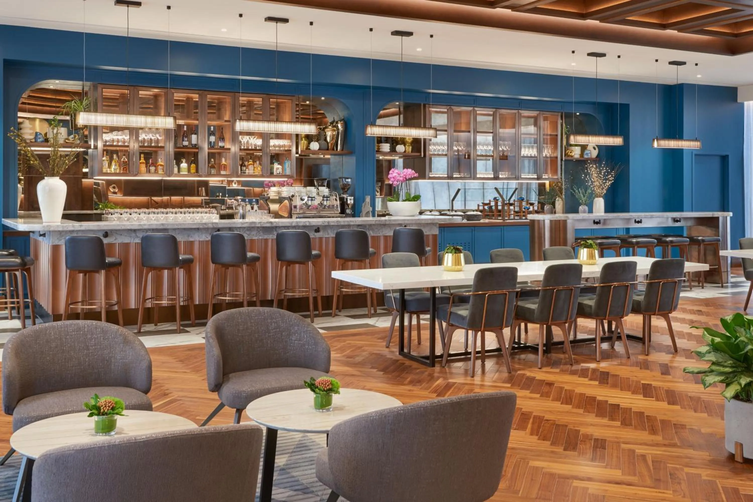 Lounge or bar in Sheraton Centre Toronto Hotel