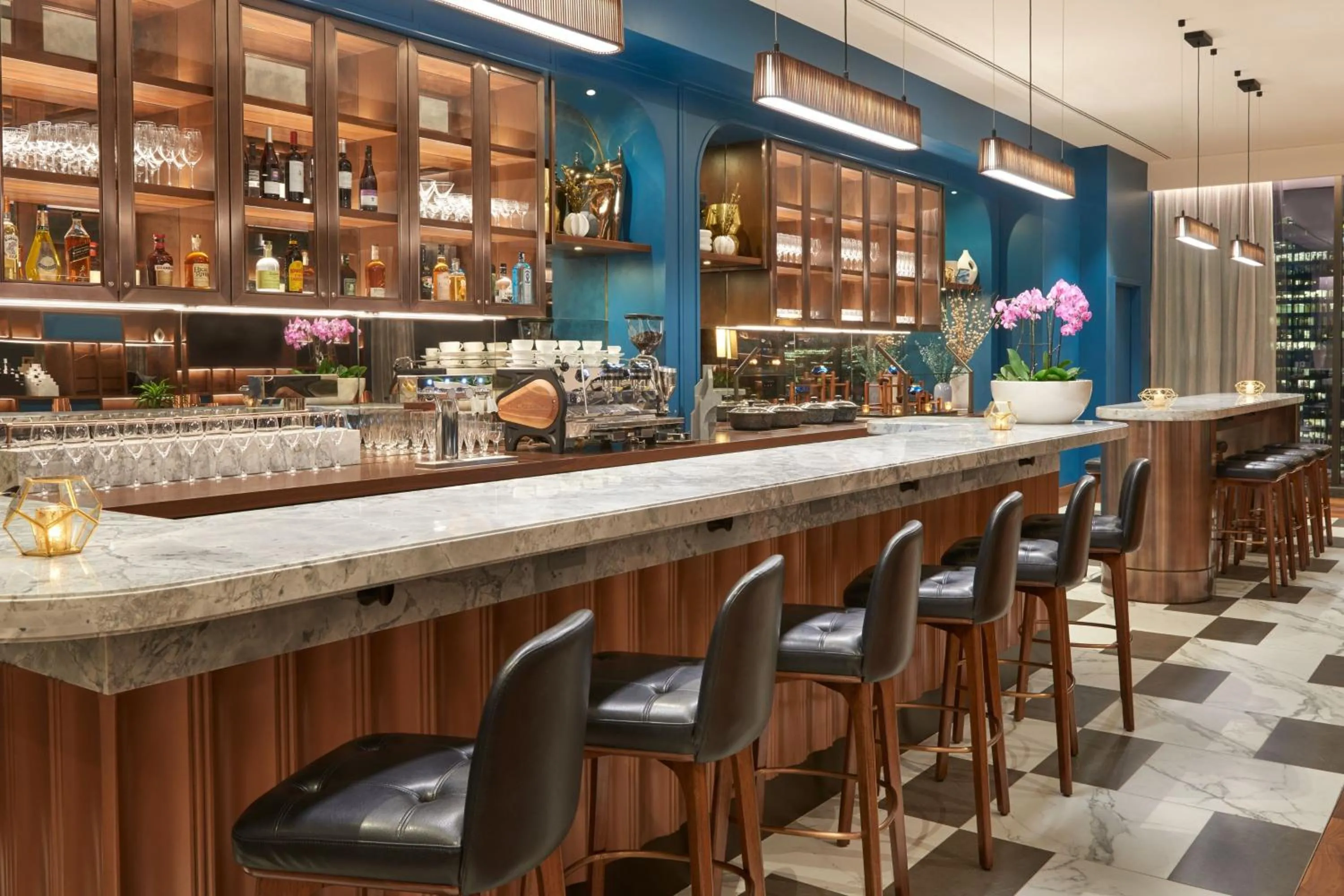 Lounge or bar in Sheraton Centre Toronto Hotel