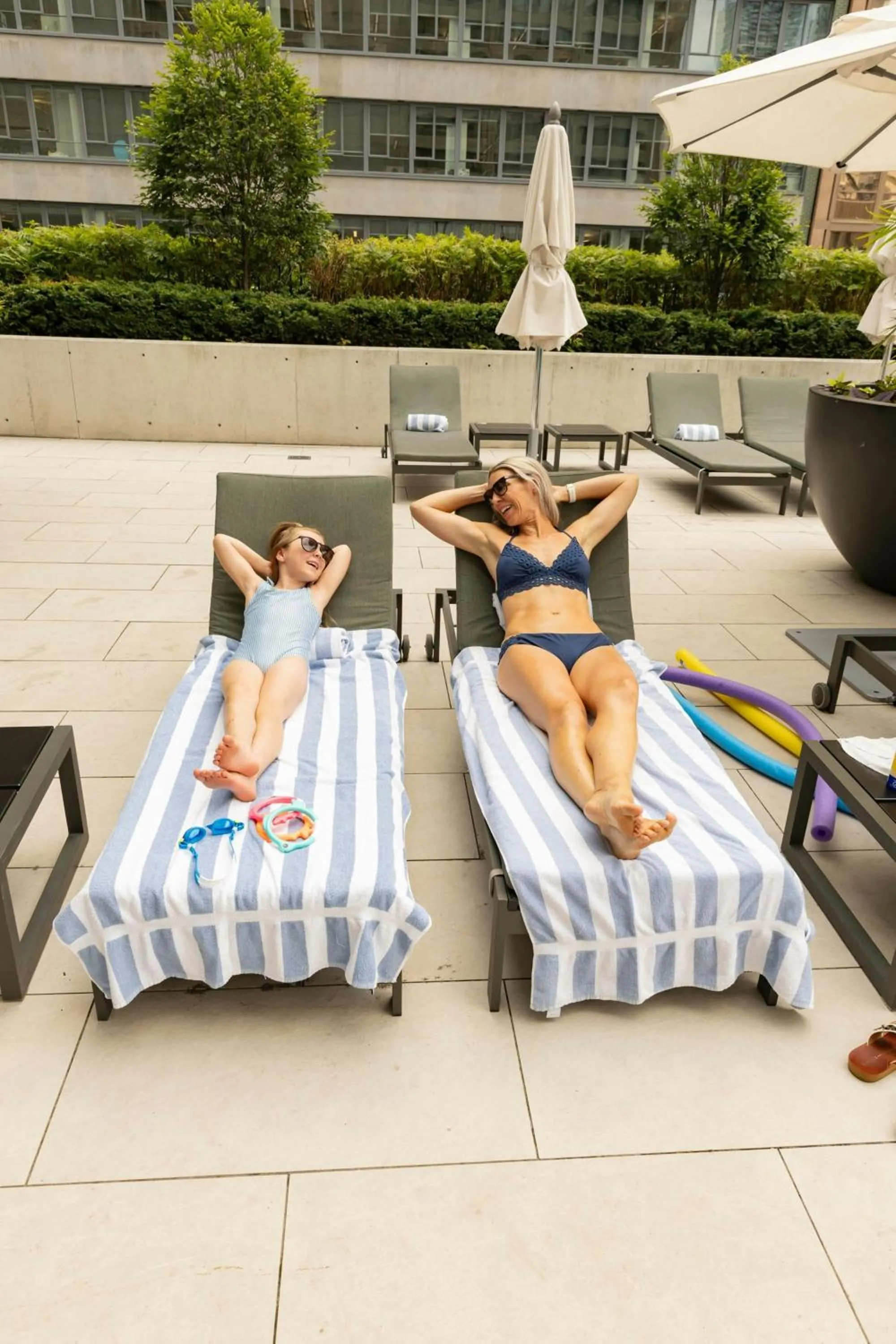 Swimming pool in Sheraton Centre Toronto Hotel