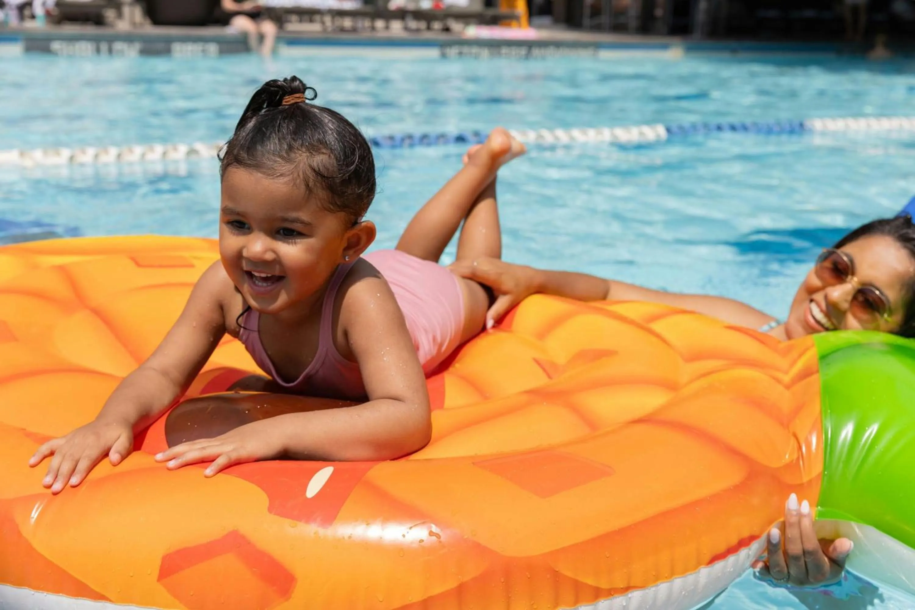 Swimming pool in Sheraton Centre Toronto Hotel