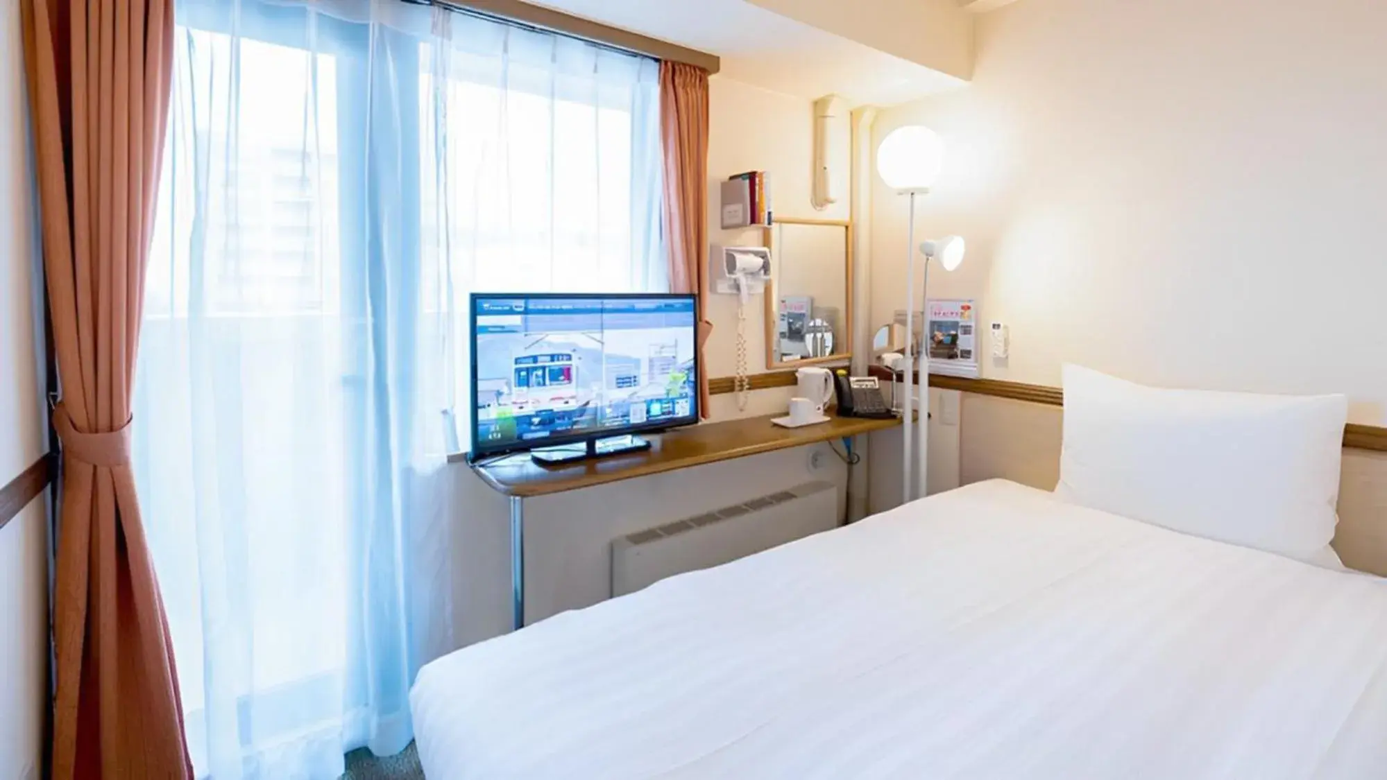 Standard Single Room - Smoking in Toyoko Inn Hokkaido Sapporo-eki Nishi-guchi Hokudai Mae Standard Single Room - Smoking in Toyoko Inn Hokkaido Sapporo-eki Nishi-guchi Hokudai Mae