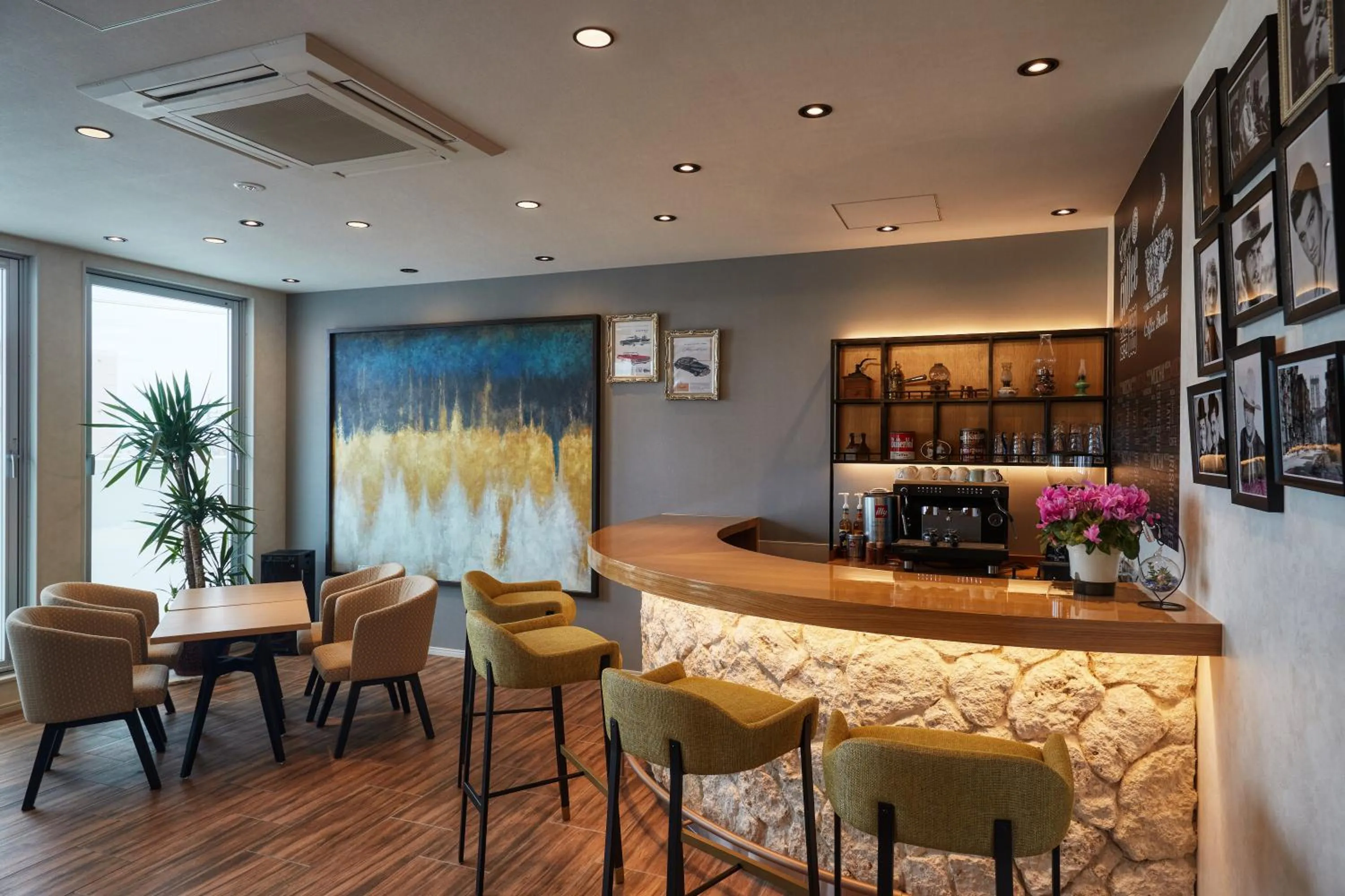 Lounge or bar in THE GRAND HOTEL GINOWAN