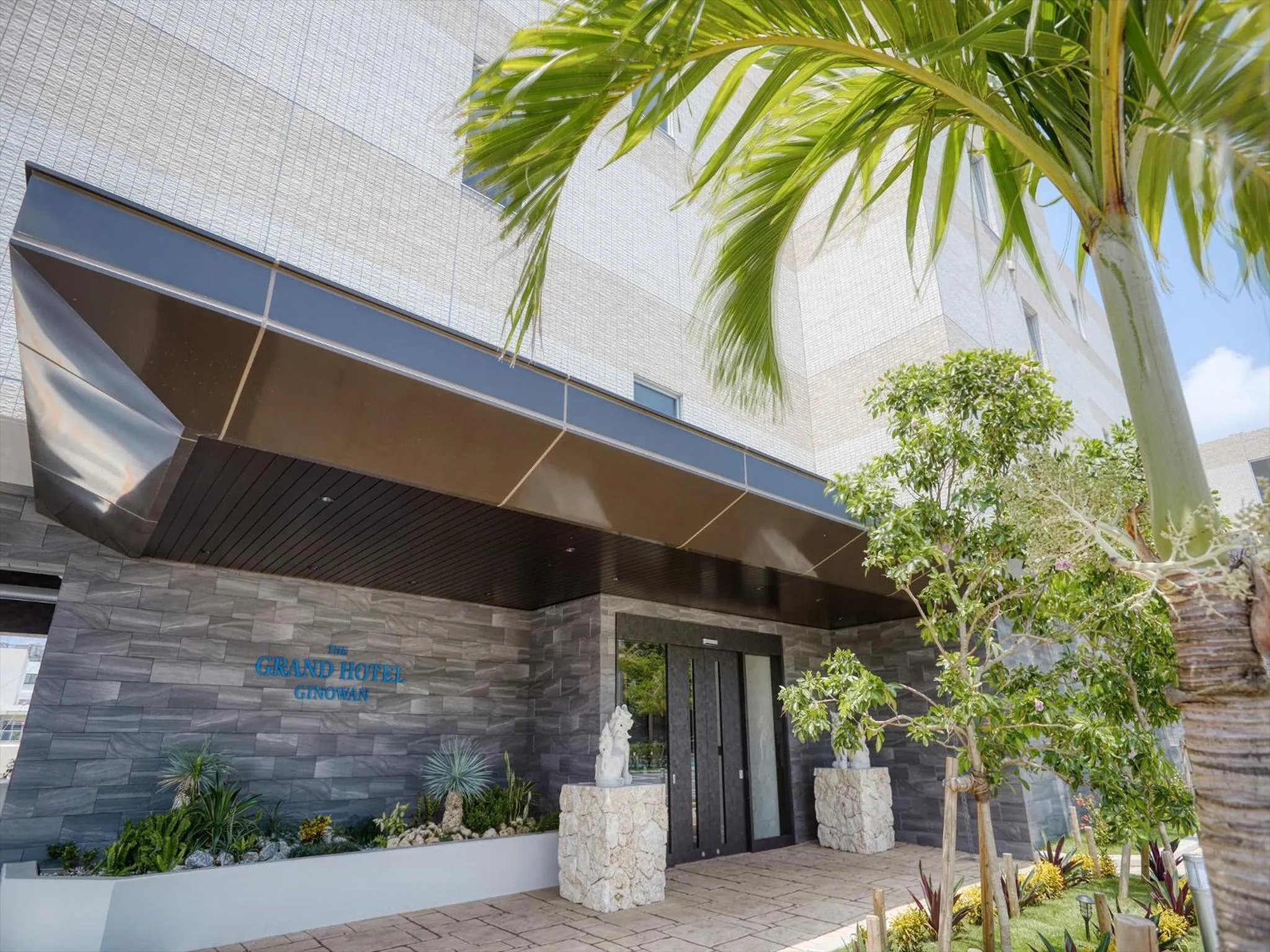 Facade/entrance in THE GRAND HOTEL GINOWAN