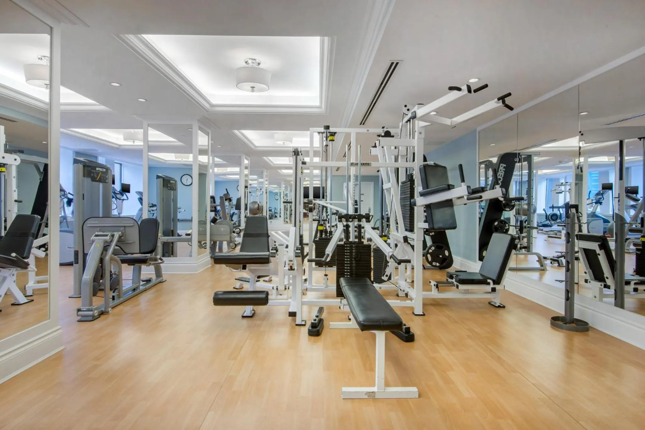 Fitness centre/facilities in The Omni King Edward Hotel