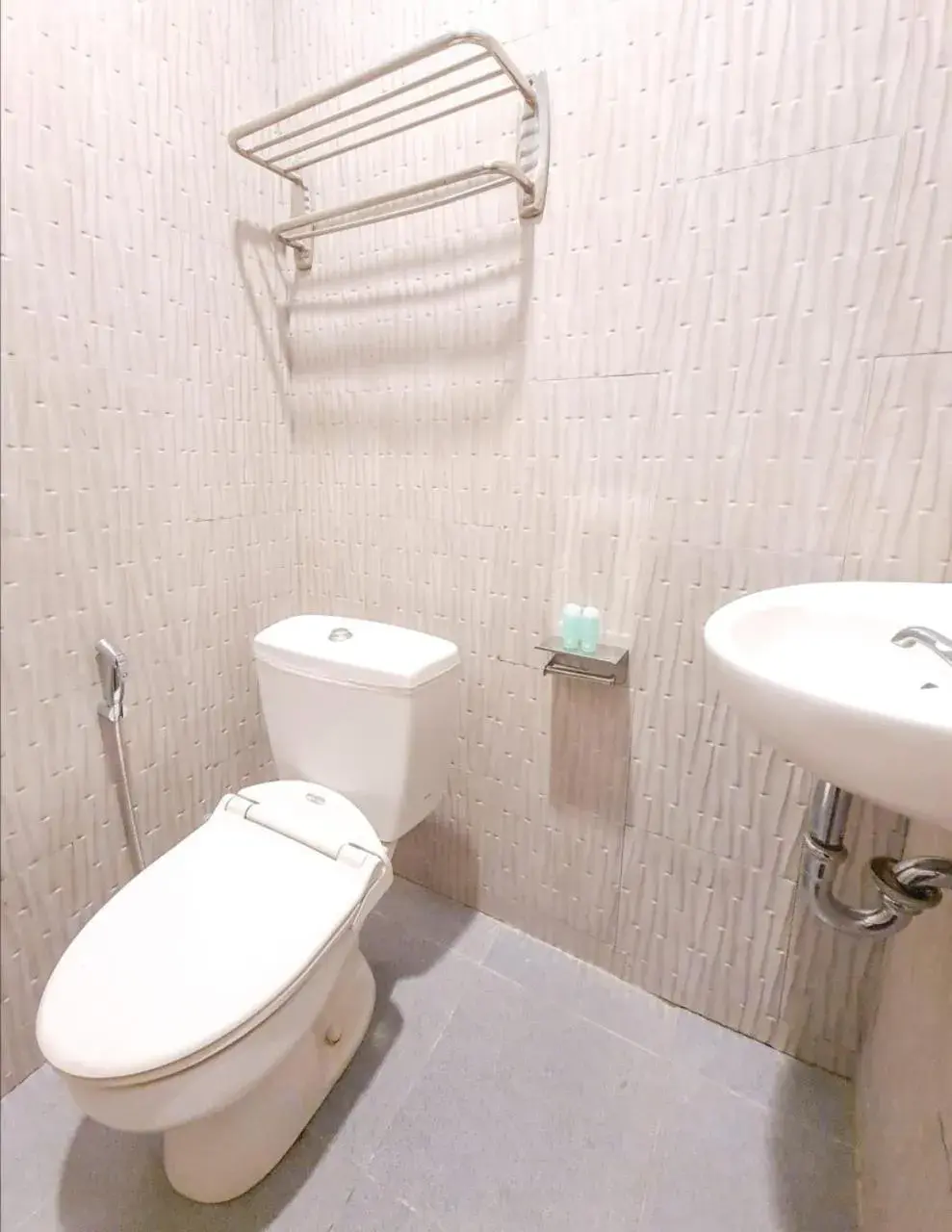 Superior Queen Room in Front One Green Boutique Hotel Abepura Superior Queen Room in Front One Green Boutique Hotel Abepura