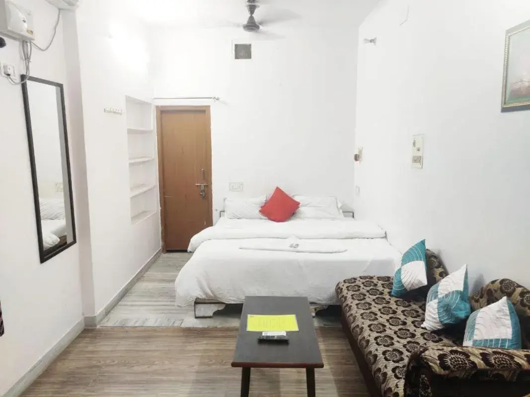 Kesher Paying Guest House Kesher Paying Guest House