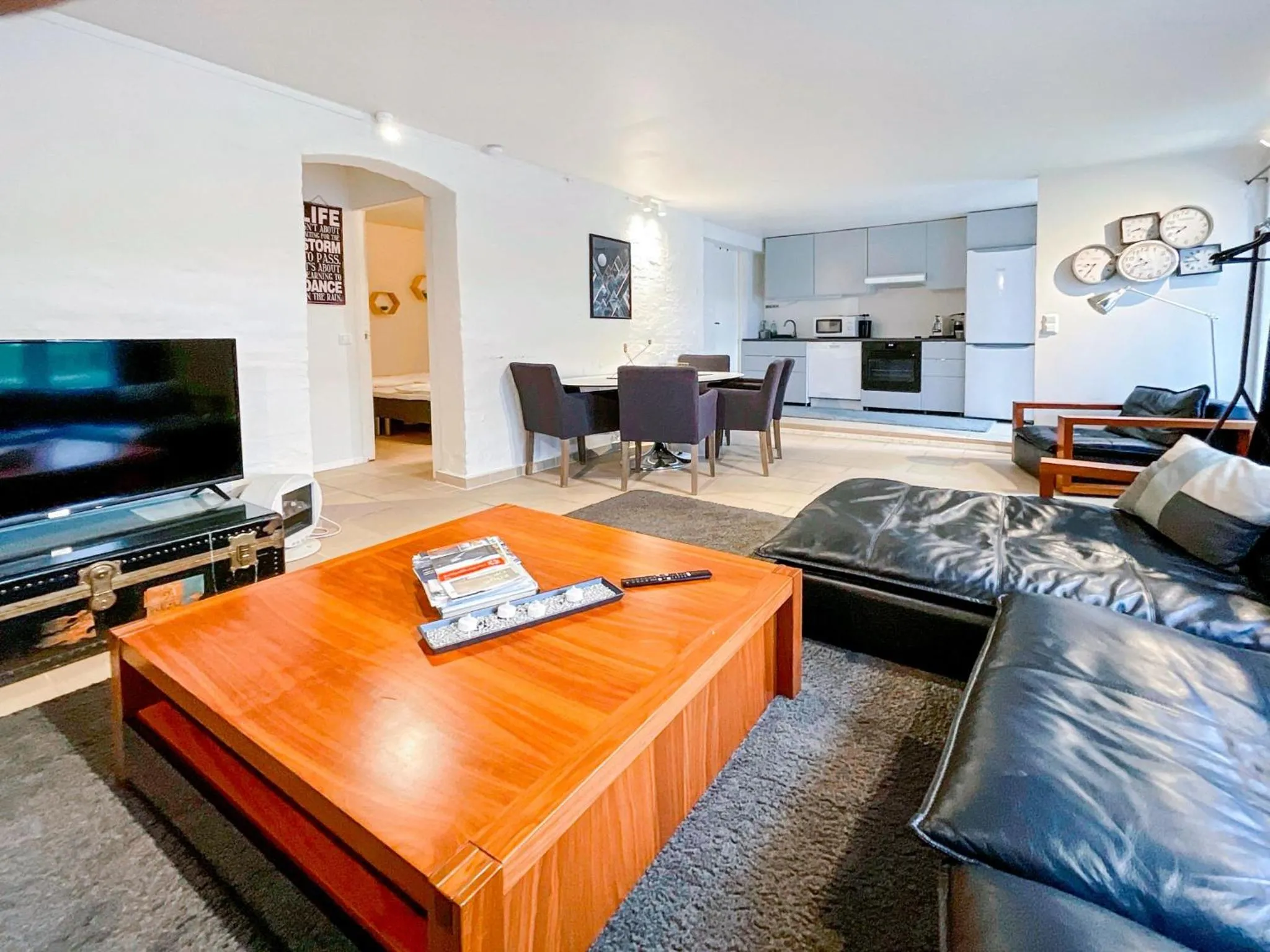 Communal lounge/ TV room in Bnb Downtown Stavanger berti ap 3 - 2 Rooms