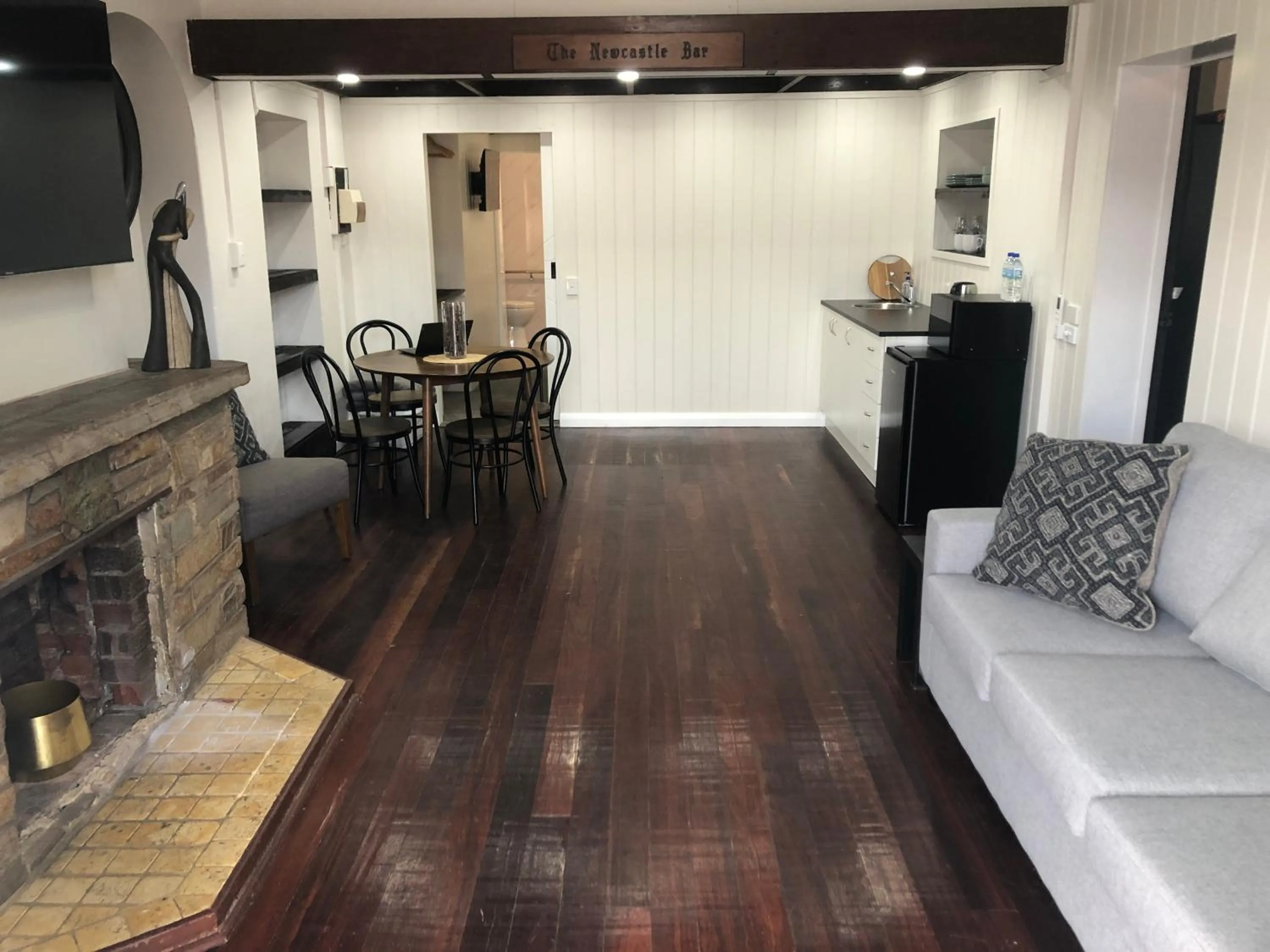 Living room, Dining Area in Toodyay Manor