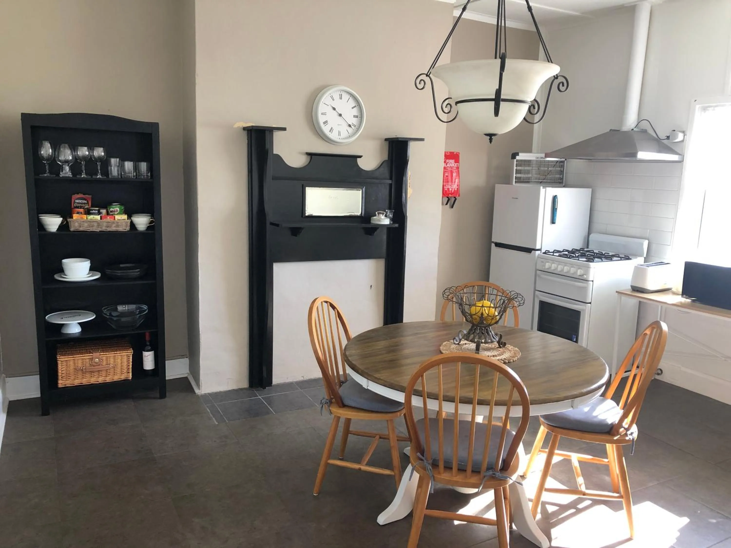 Communal kitchen, Dining Area in Toodyay Manor