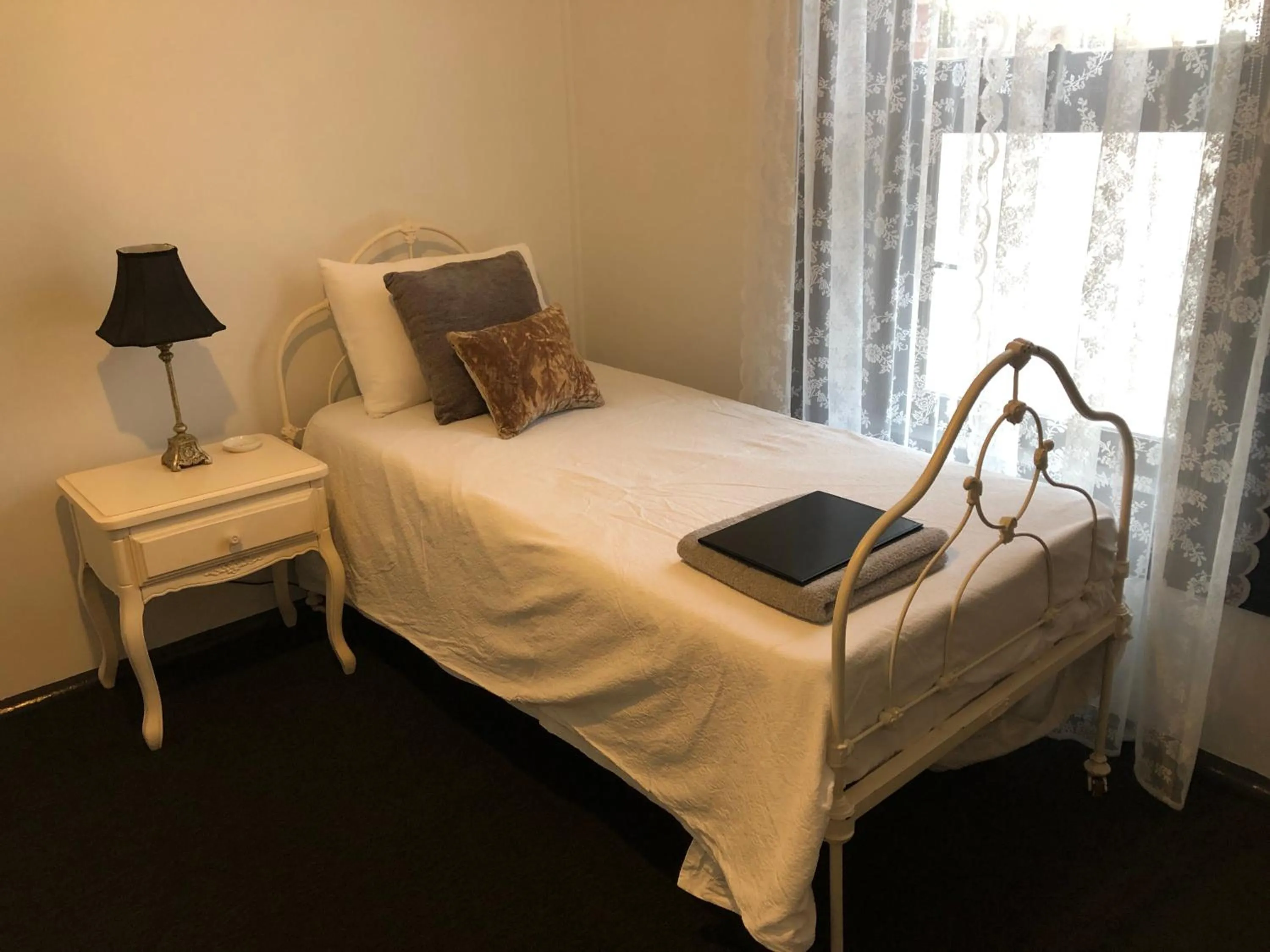 Bedroom, Bed in Toodyay Manor
