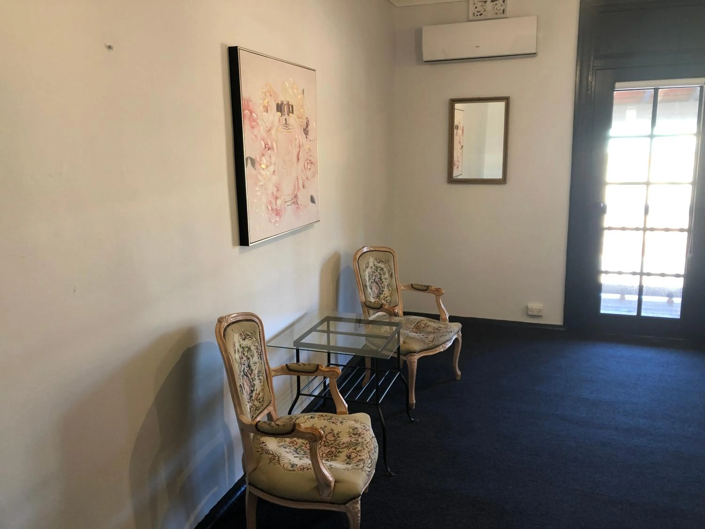 Bedroom, Seating Area in Toodyay Manor