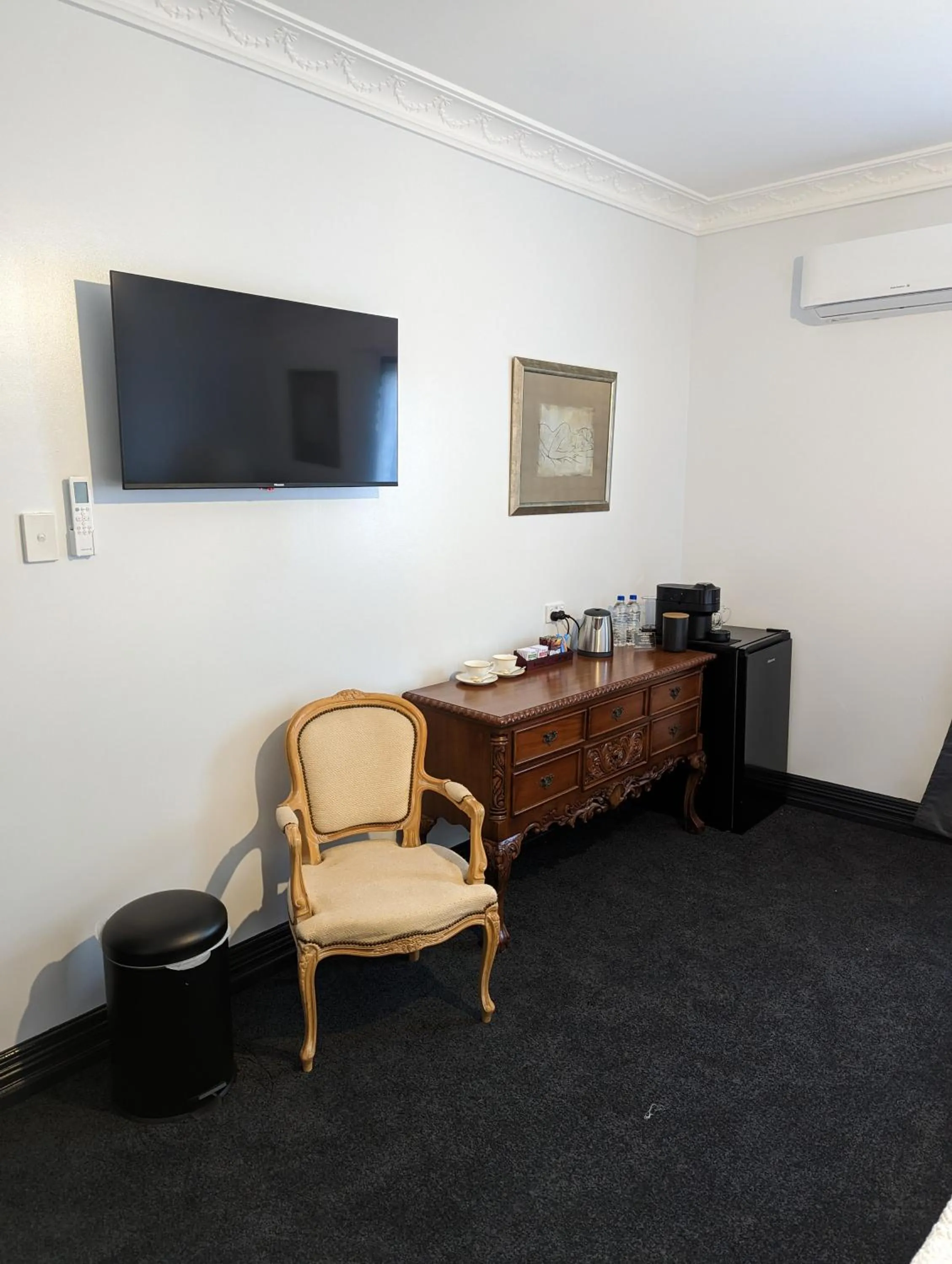 Coffee/tea facilities, TV/Entertainment Center in Toodyay Manor