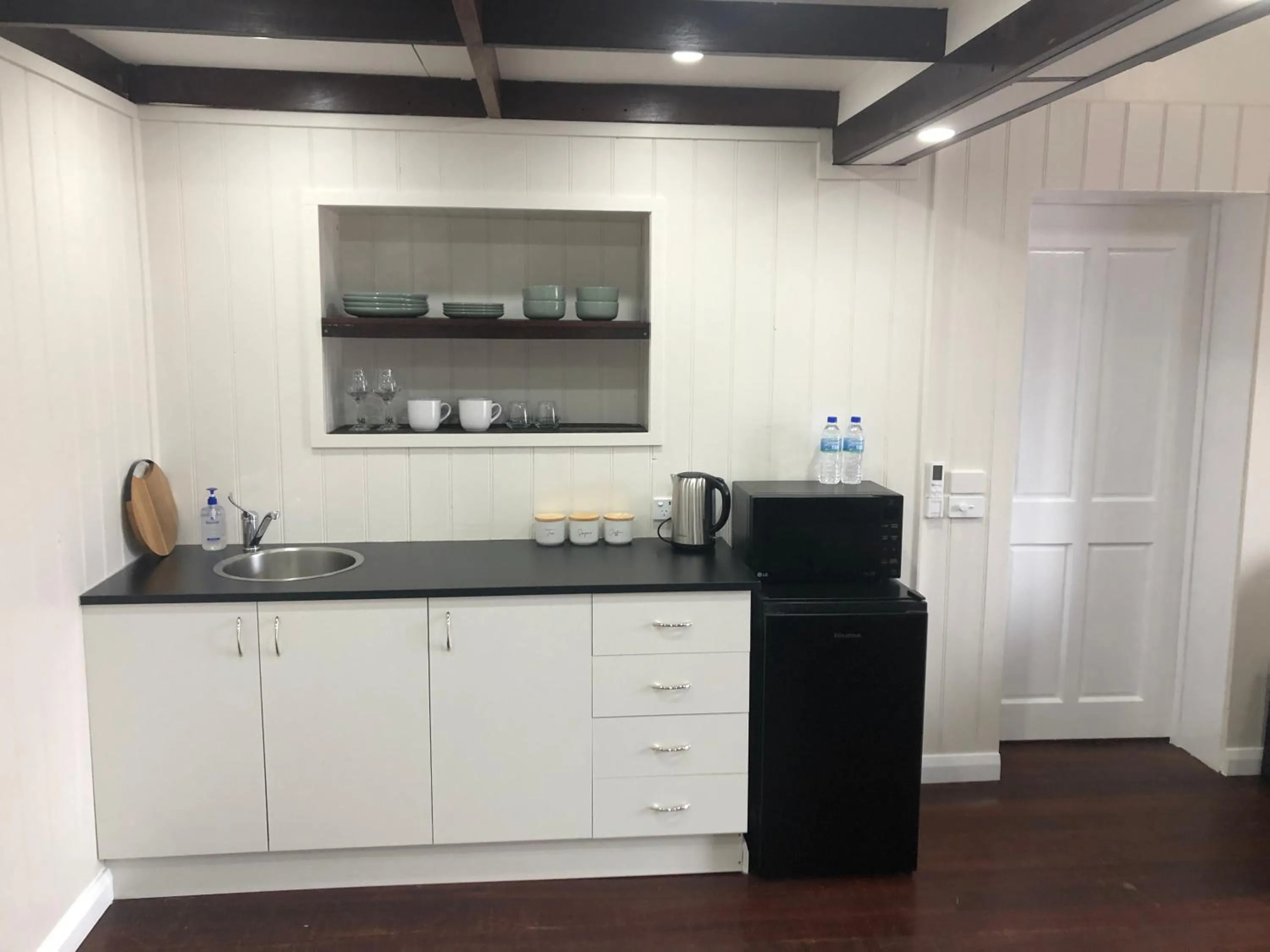 Kitchen or kitchenette, Kitchen/Kitchenette in Toodyay Manor