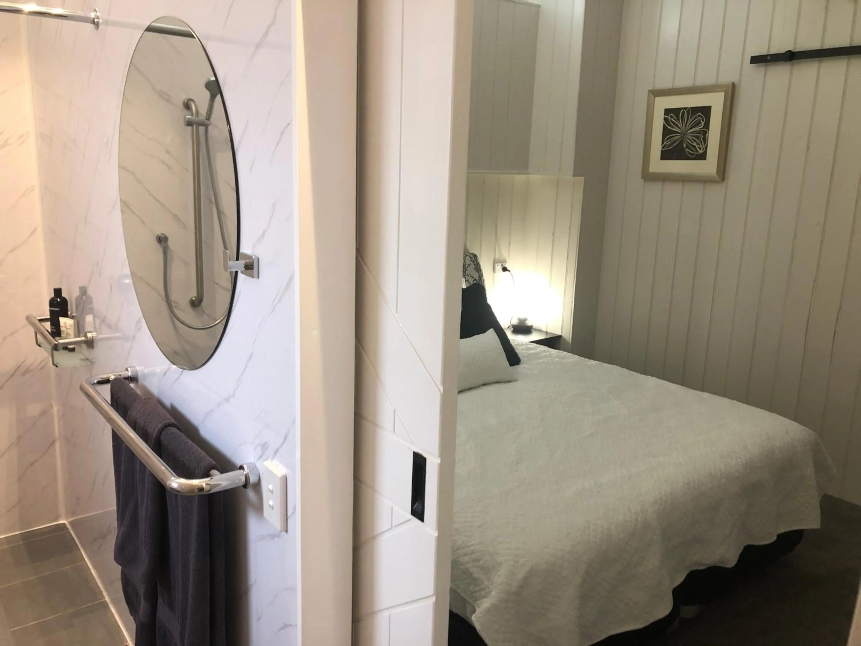 Bedroom, Bed in Toodyay Manor