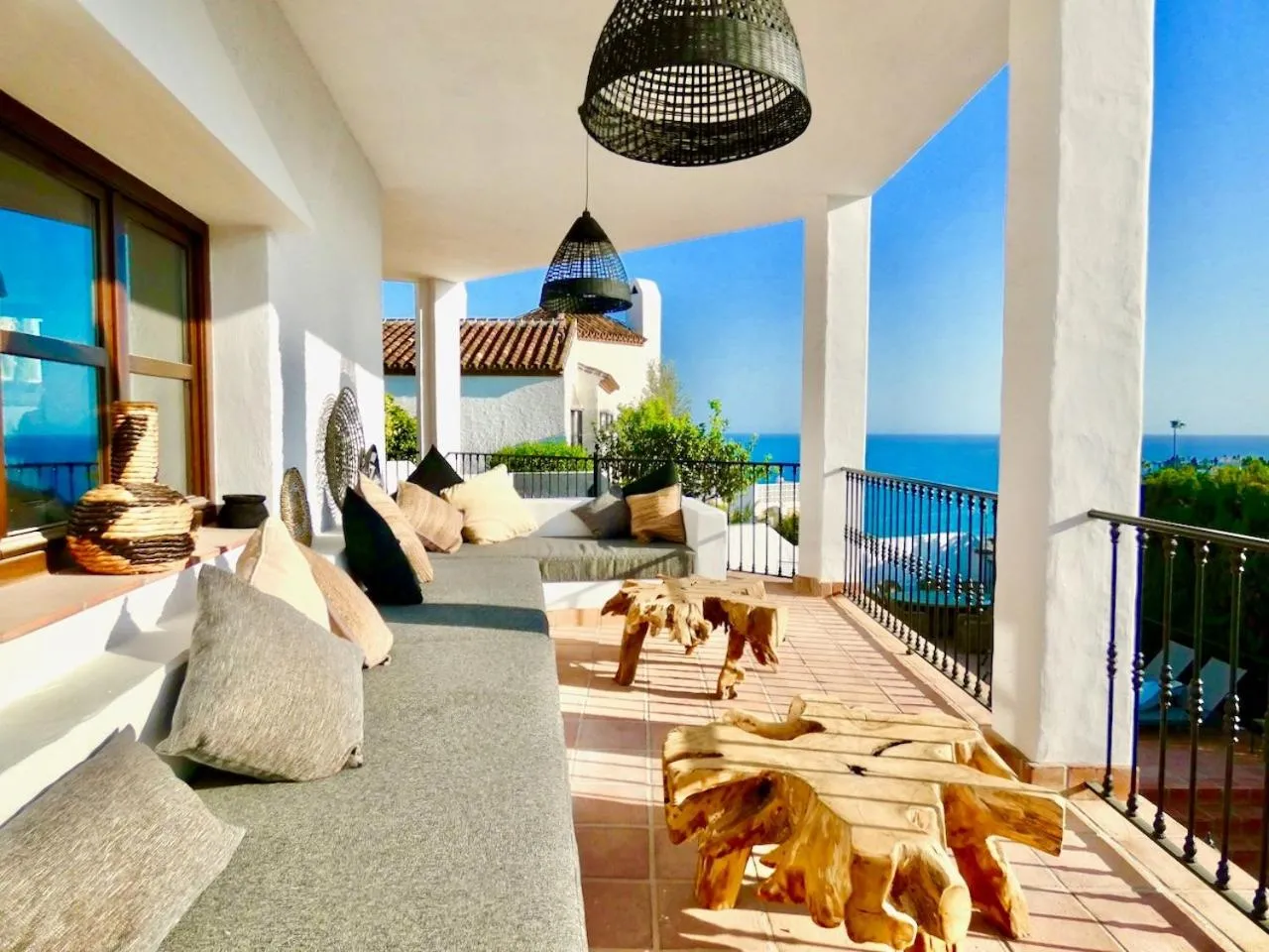Property building in Casa Alba