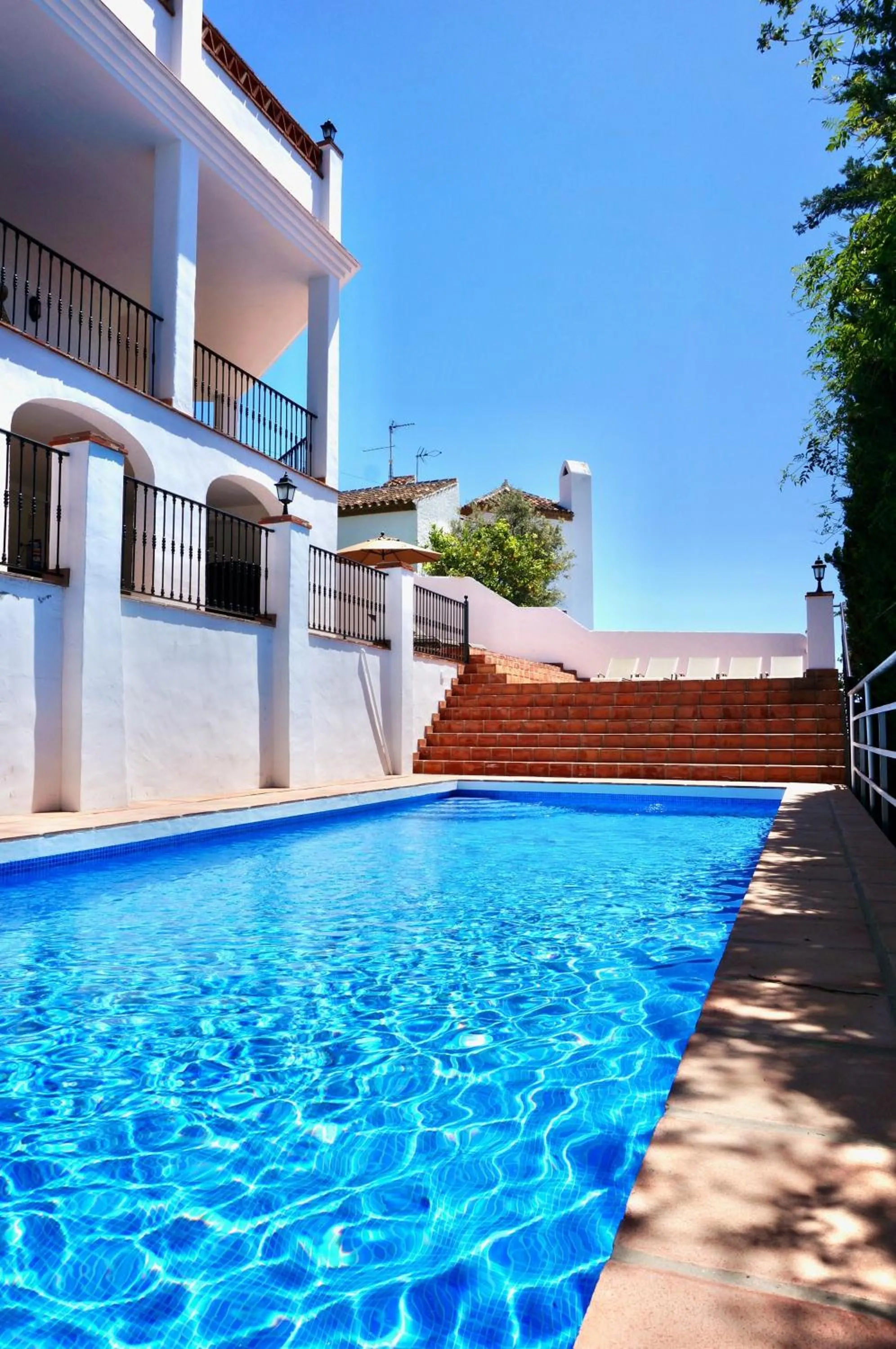 Property building in Casa Alba