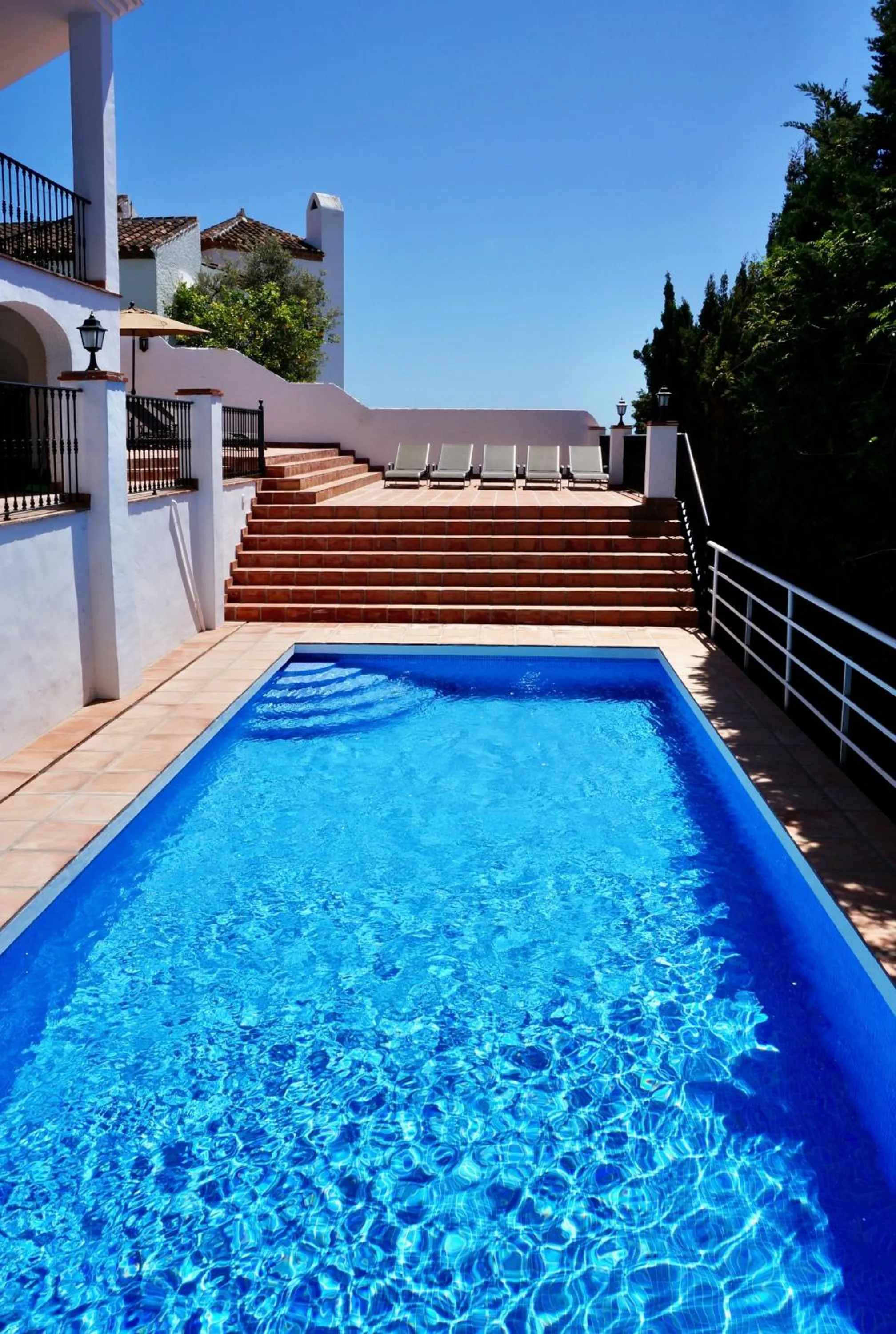 Property building in Casa Alba