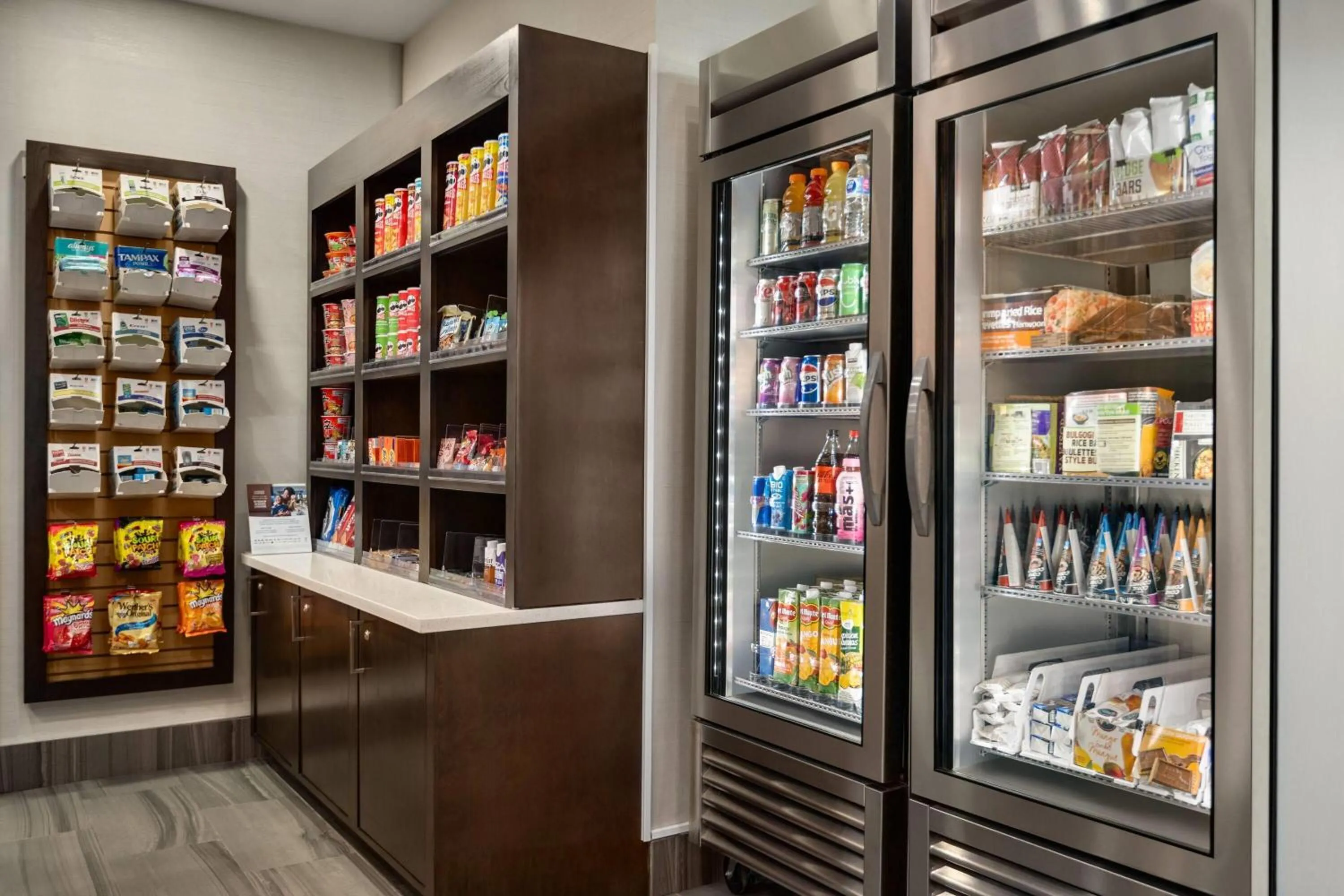 Food and drinks in La Quinta Inn by Wyndham Vancouver Airport