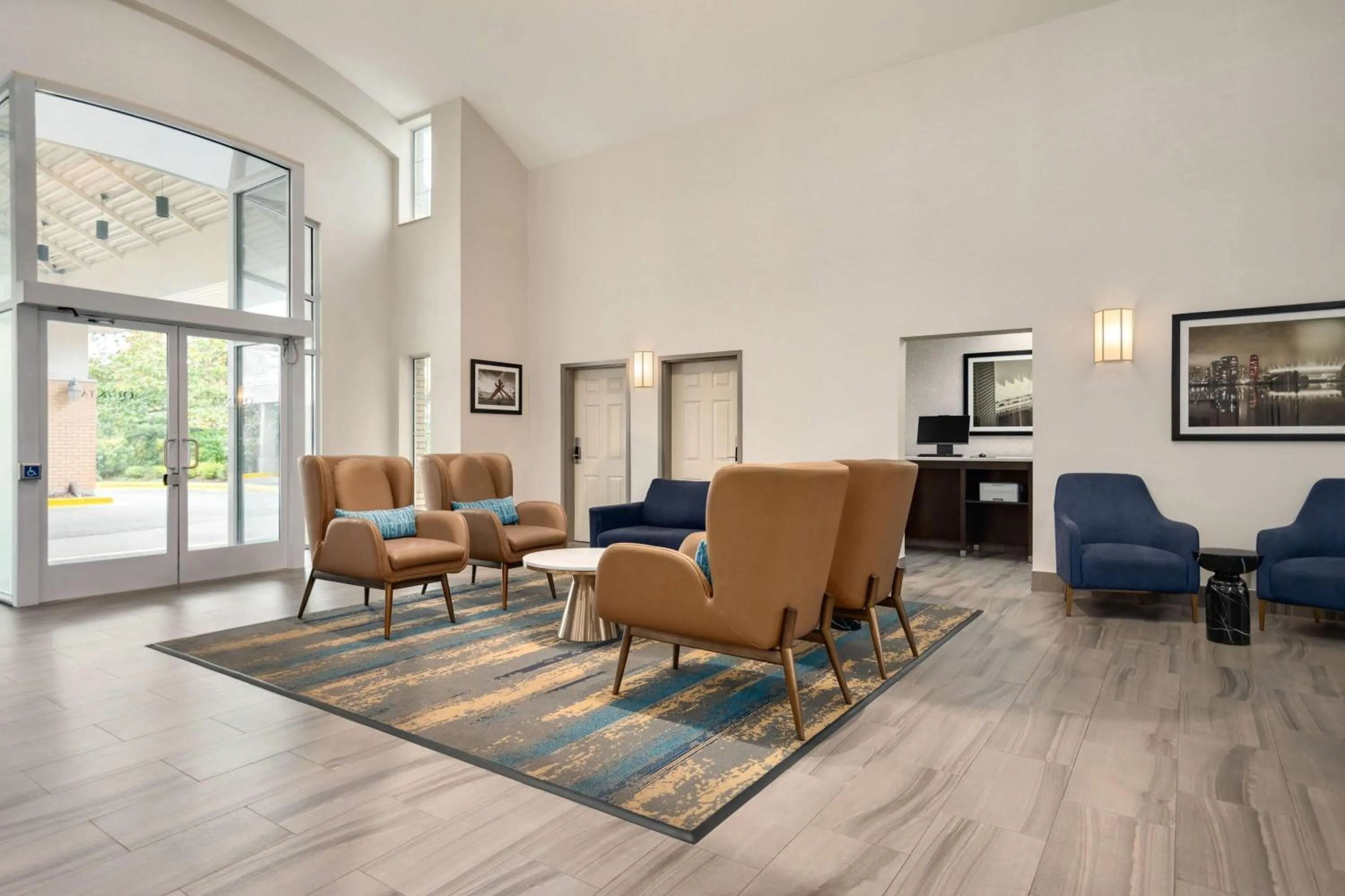 Lobby or reception in La Quinta Inn by Wyndham Vancouver Airport