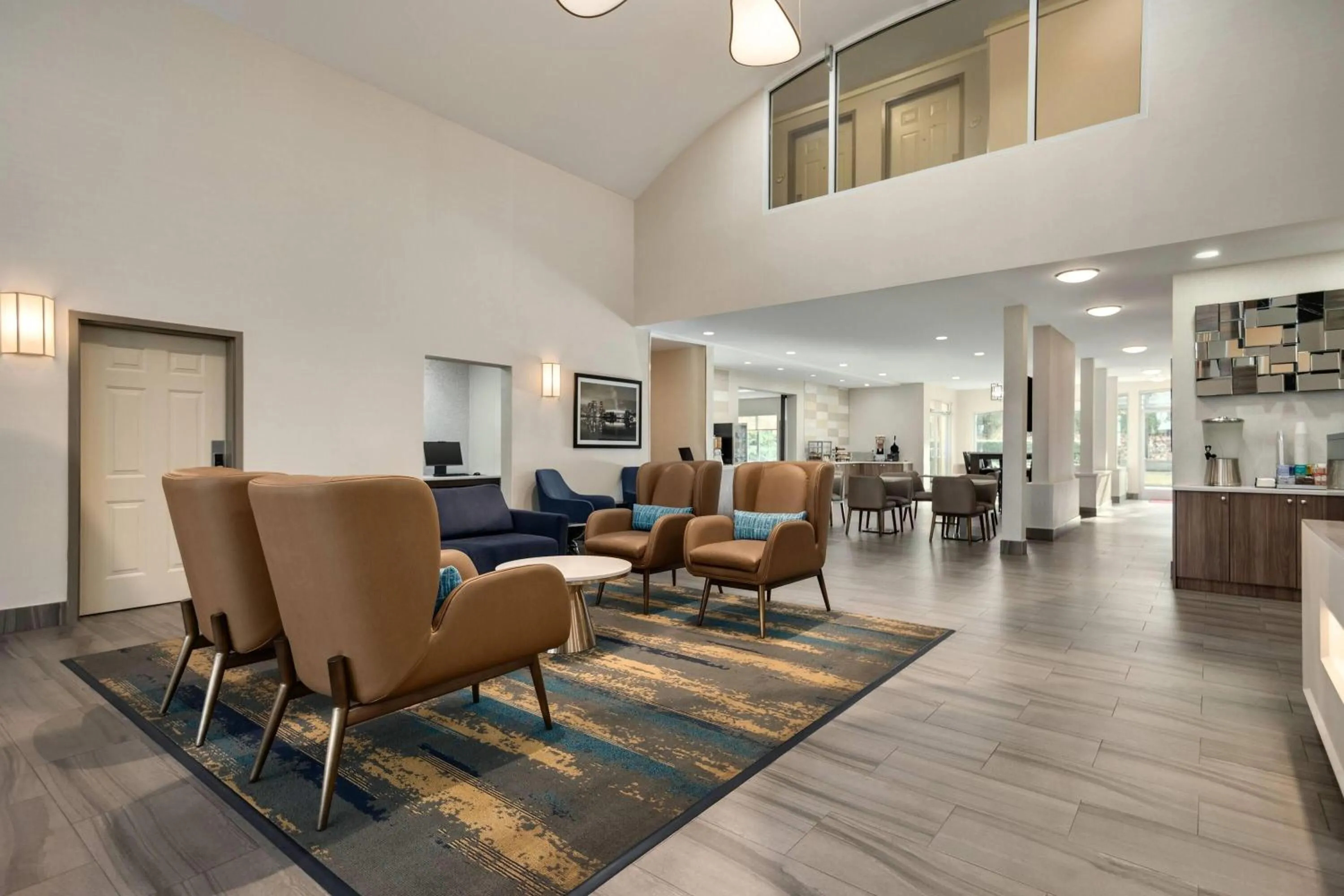 Lobby or reception in La Quinta Inn by Wyndham Vancouver Airport