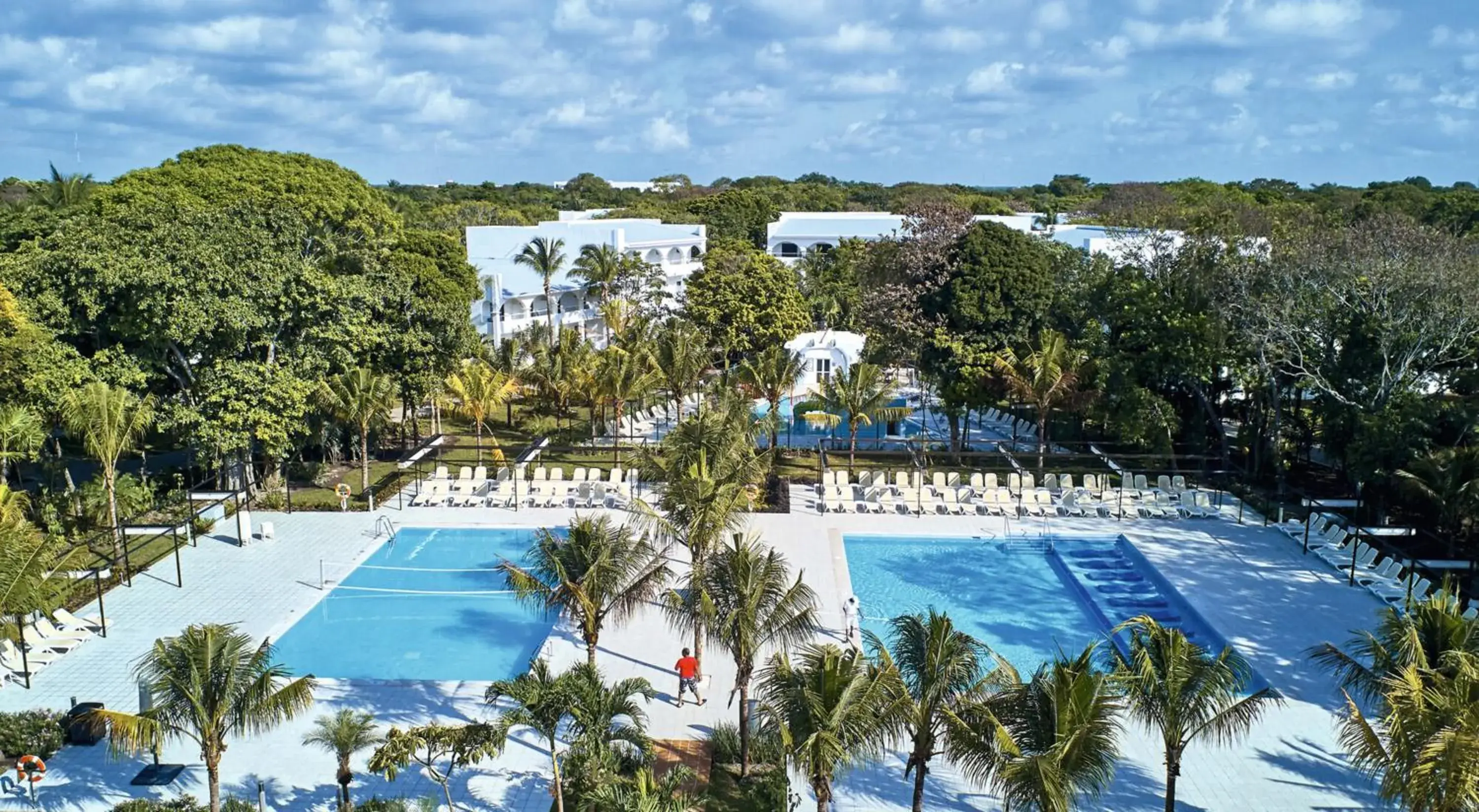 Swimming pool in Riu Tequila - All Inclusive Swimming pool in Riu Tequila - All Inclusive