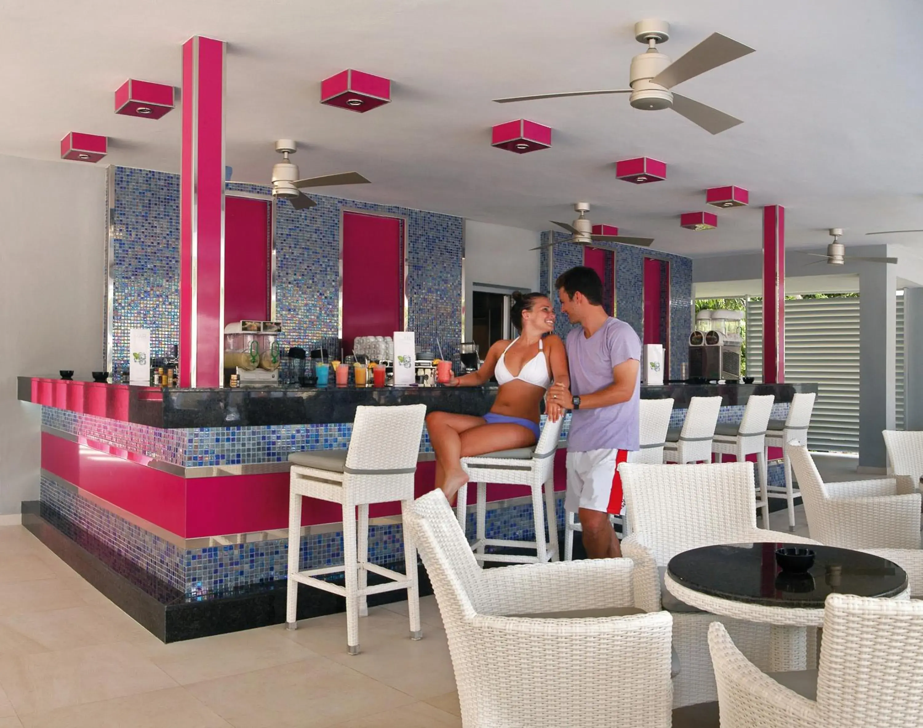 Lounge or bar in Riu Yucatan - All Inclusive Lounge or bar in Riu Yucatan - All Inclusive