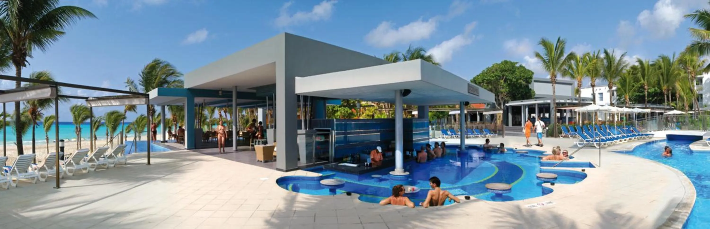 Swimming pool in Riu Yucatan - All Inclusive