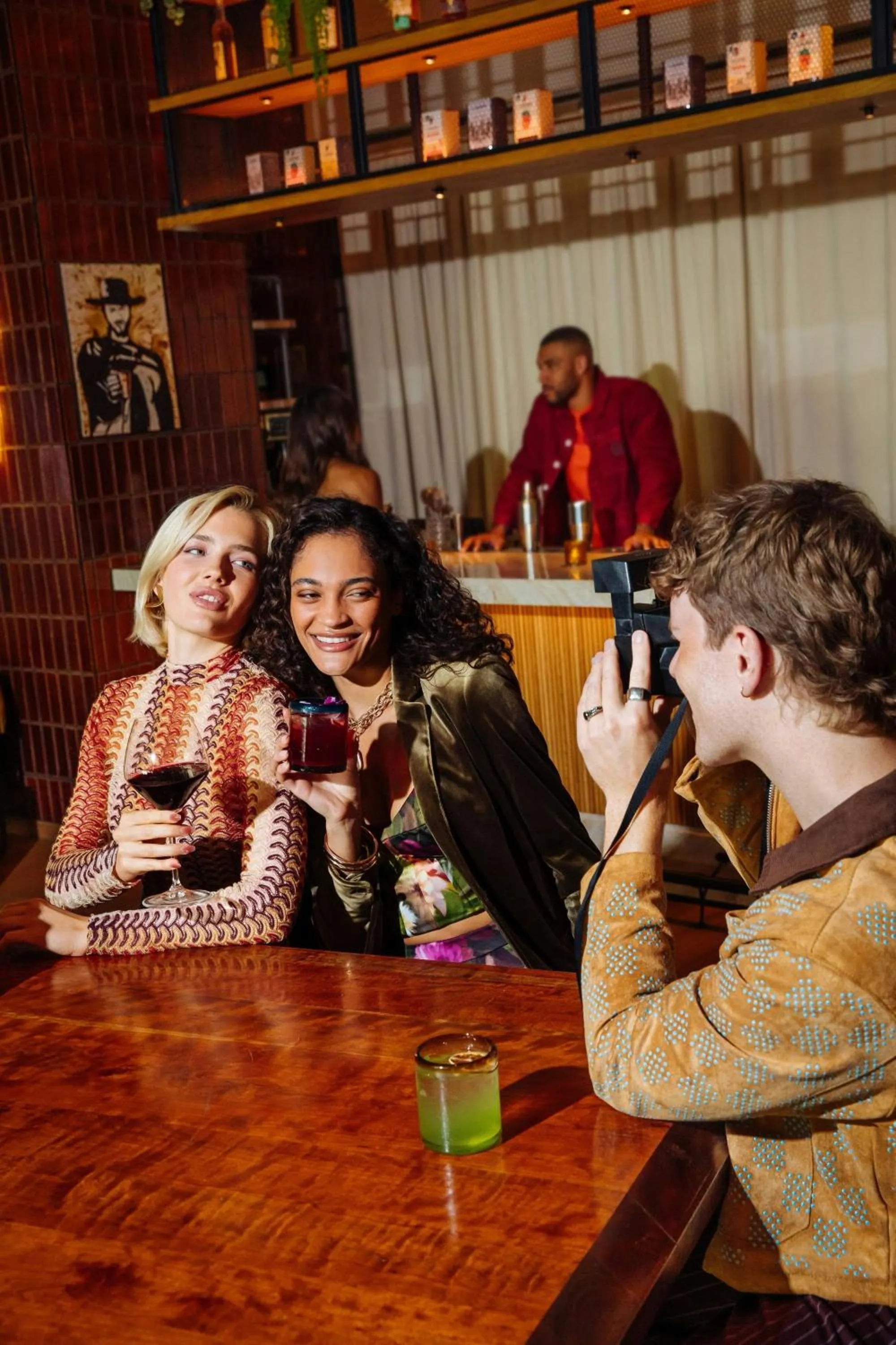 Lounge or bar in HOLLYWOOD VOLUME, a Tribute Portfolio Hotel