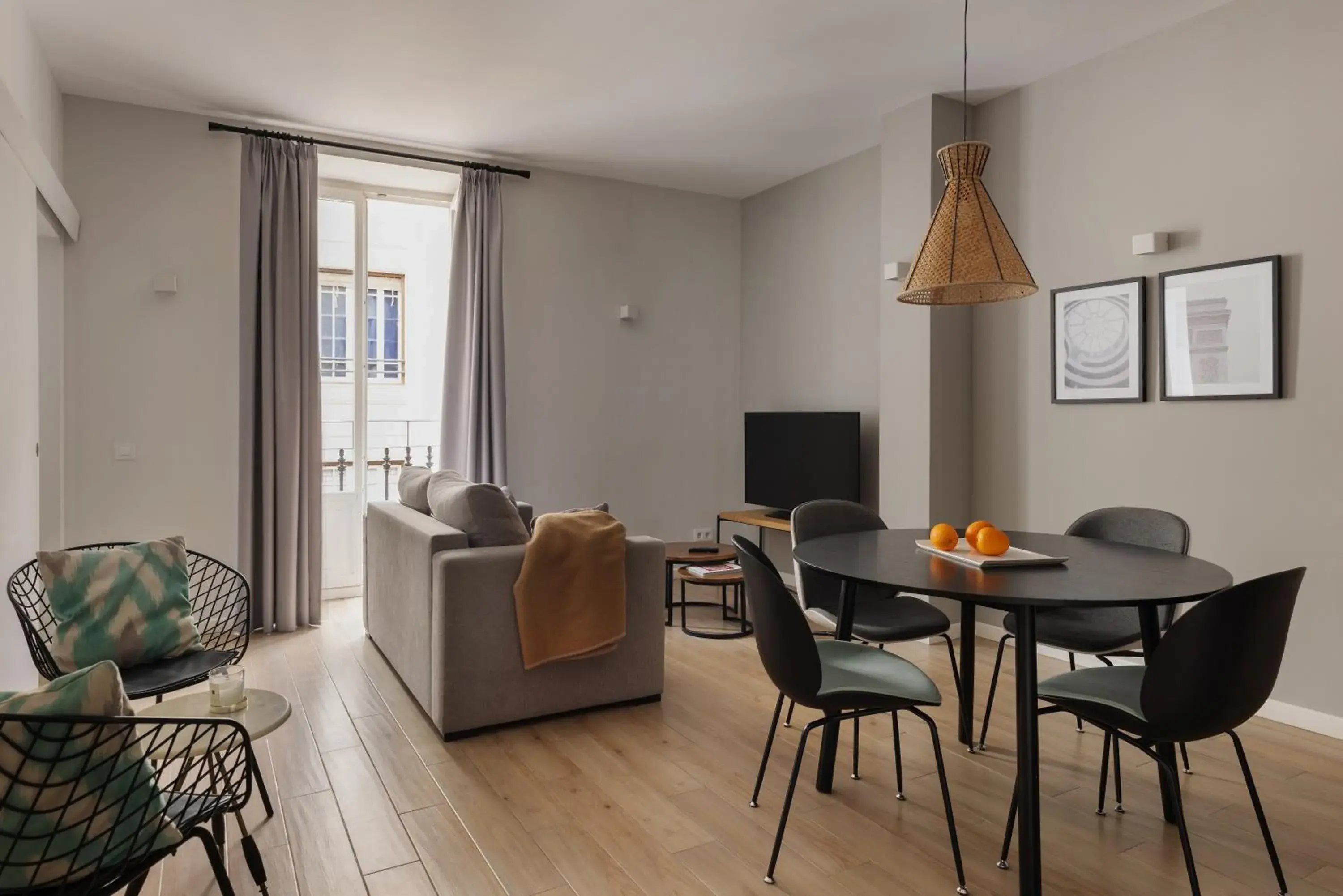 Communal lounge/ TV room in Apartamentos Líbere Valencia Jardín Botánico Communal lounge/ TV room in Apartamentos Líbere Valencia Jardín Botánico