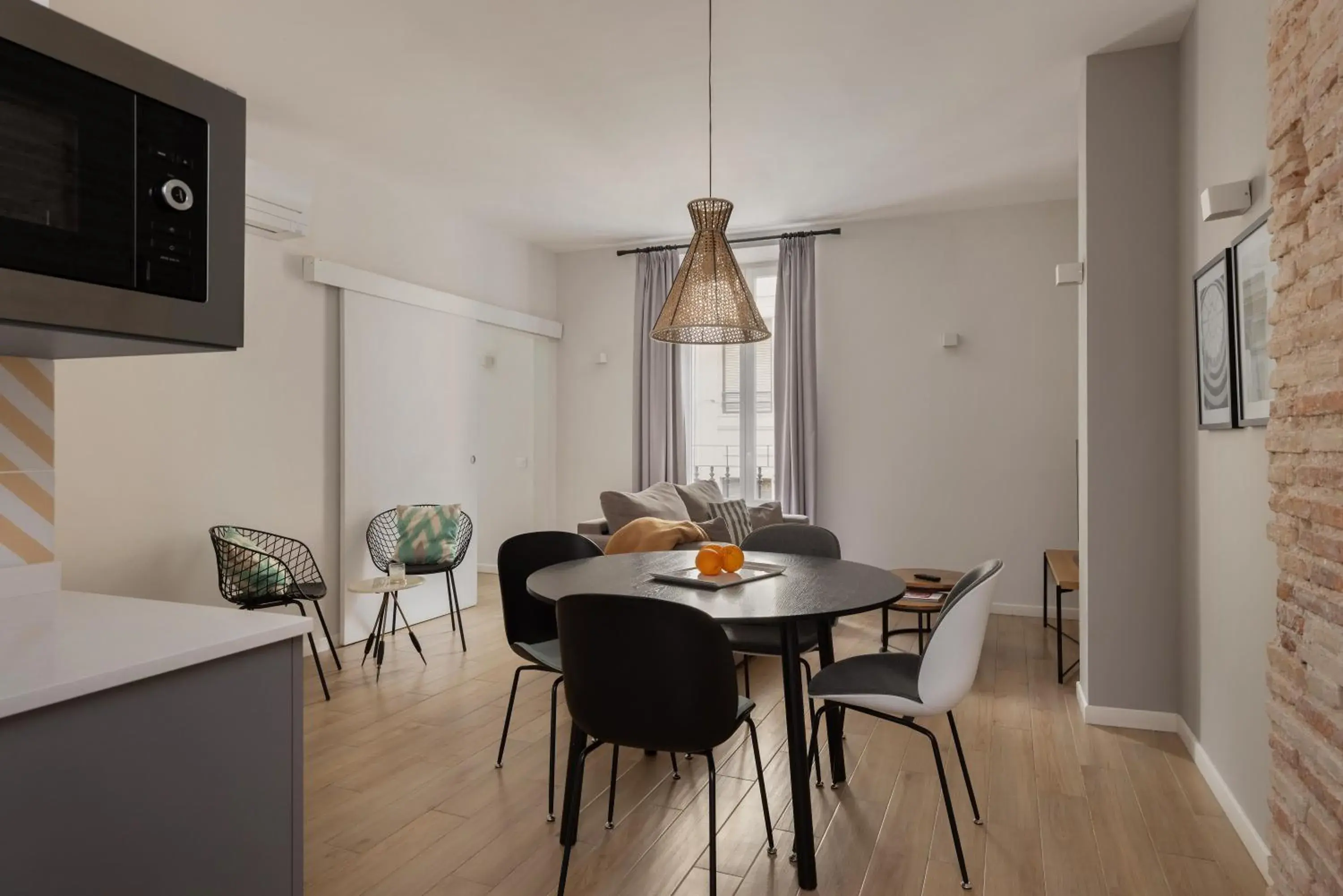 Dining area in Líbere Valencia Jardín Botánico Dining area in Líbere Valencia Jardín Botánico