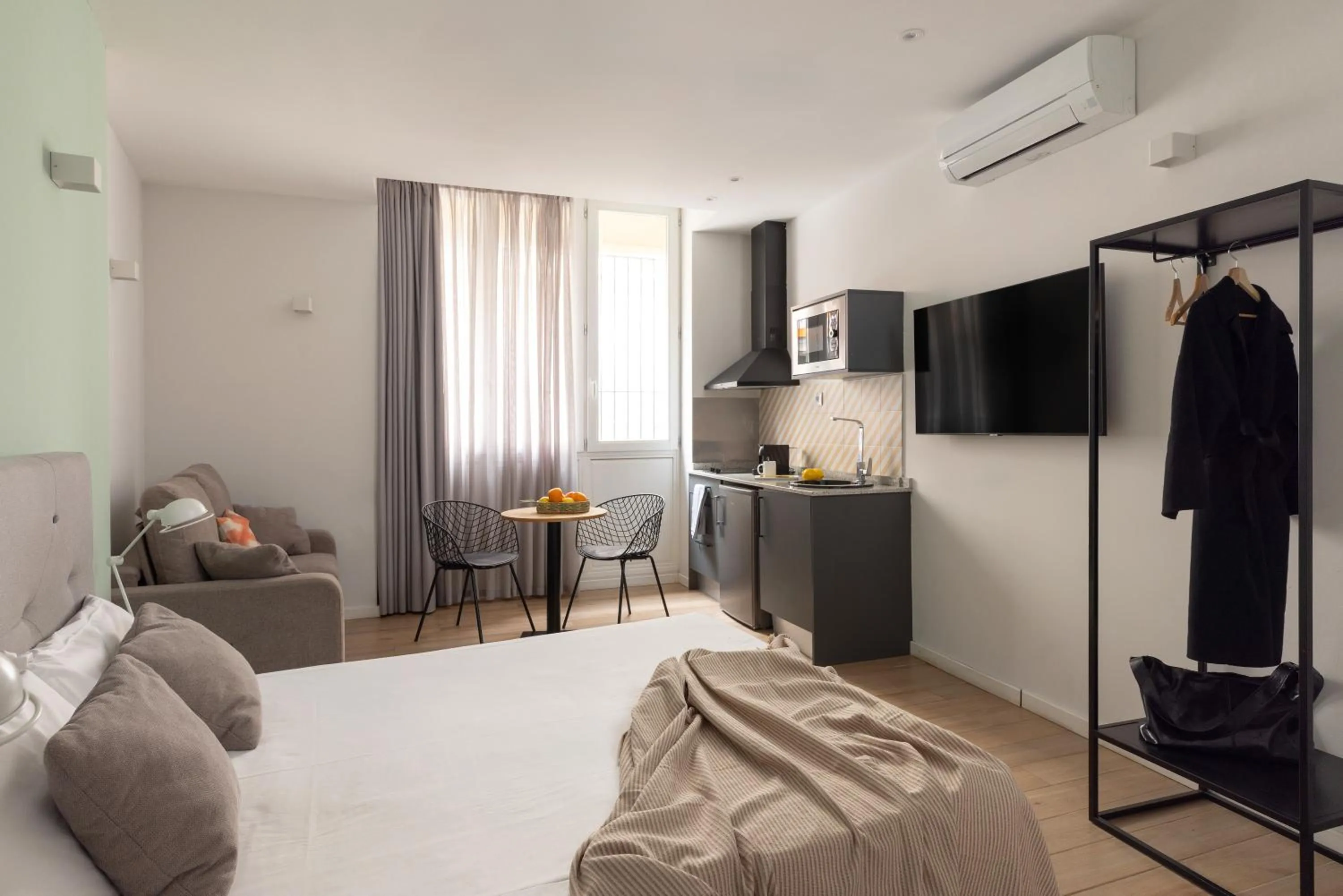 Photo of the whole room, Bed in Líbere Valencia Jardín Botánico