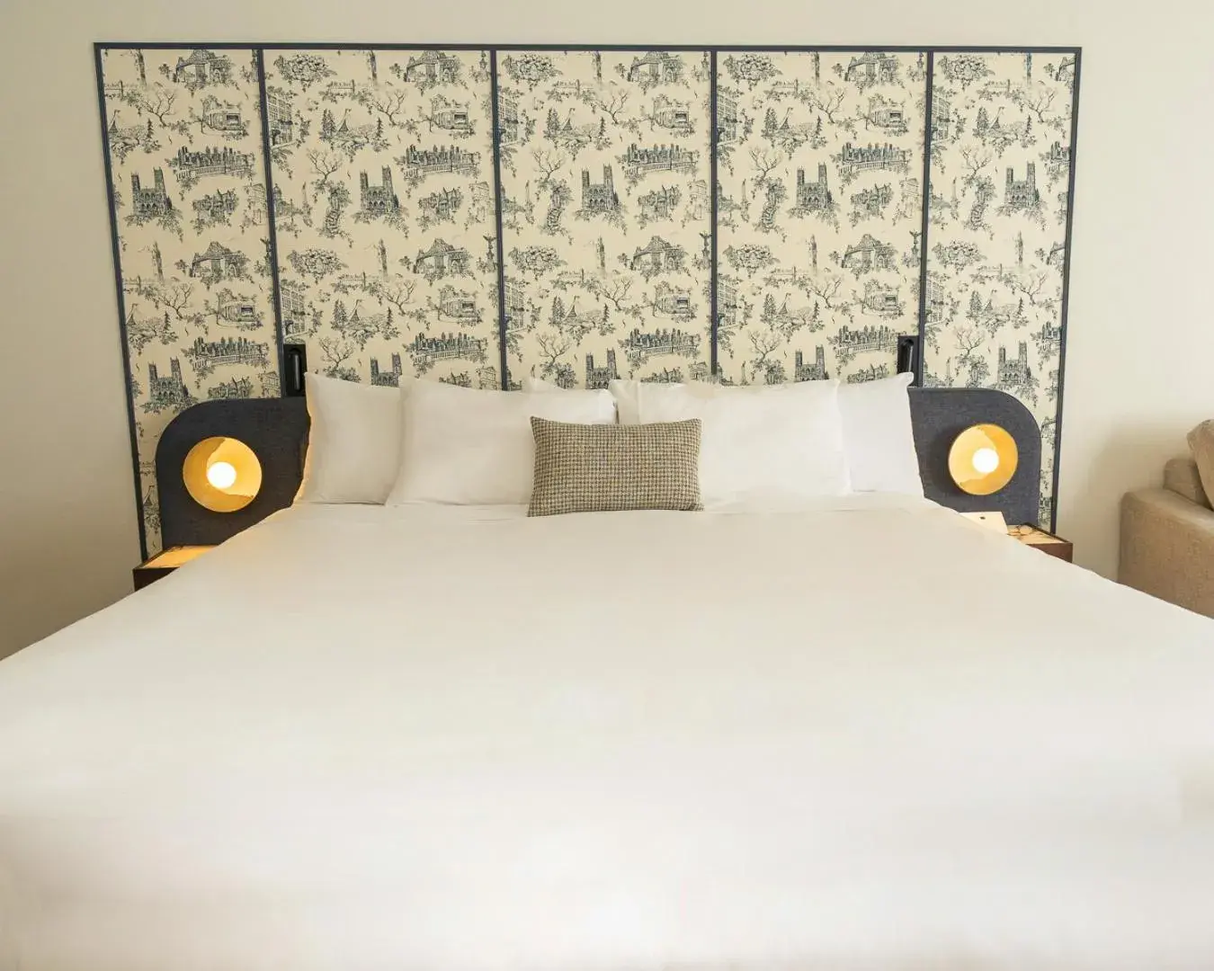 Bed in Hôtel Saint-Sulpice Bed in Hôtel Saint-Sulpice