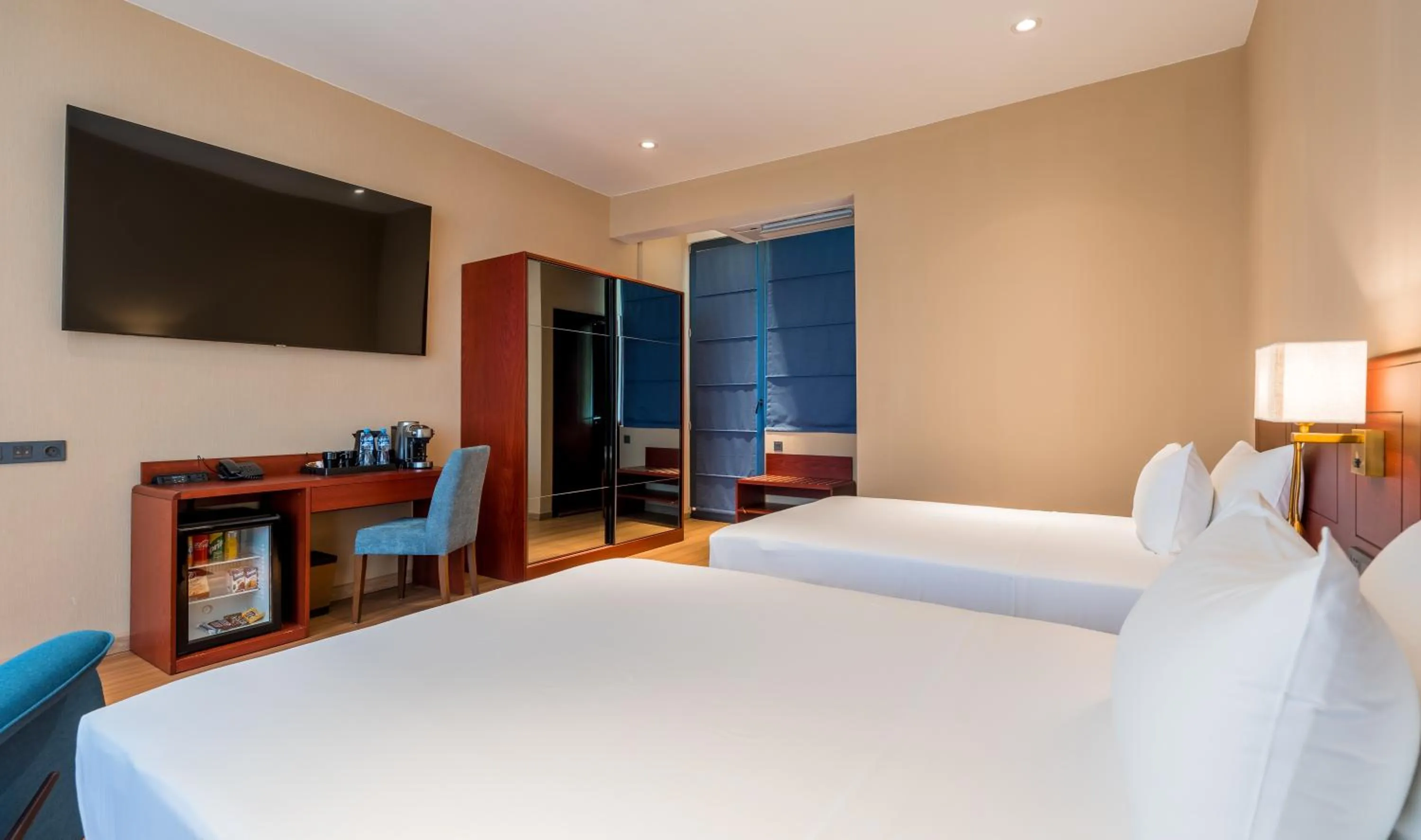 Communal lounge/ TV room in Litz Resort