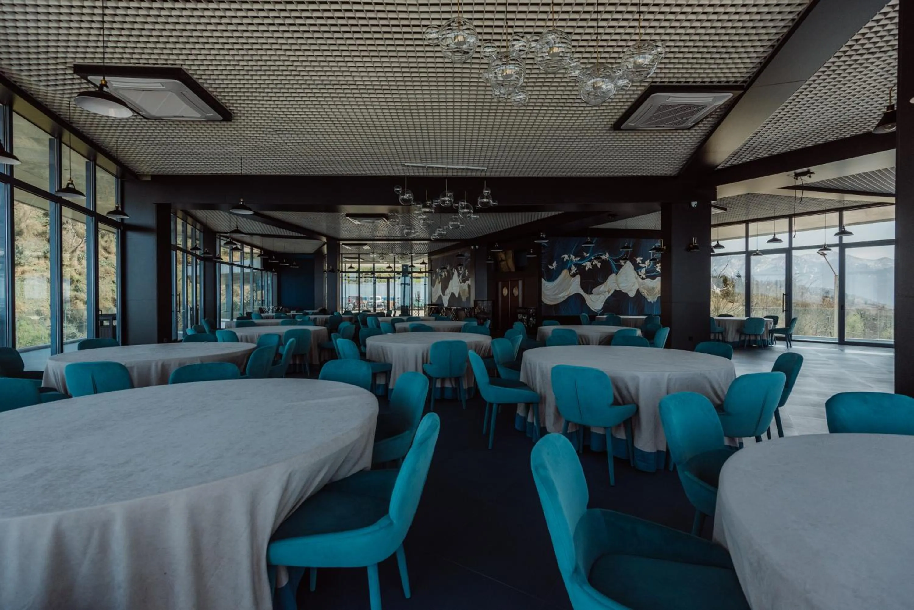 Restaurant/places to eat in Litz Resort