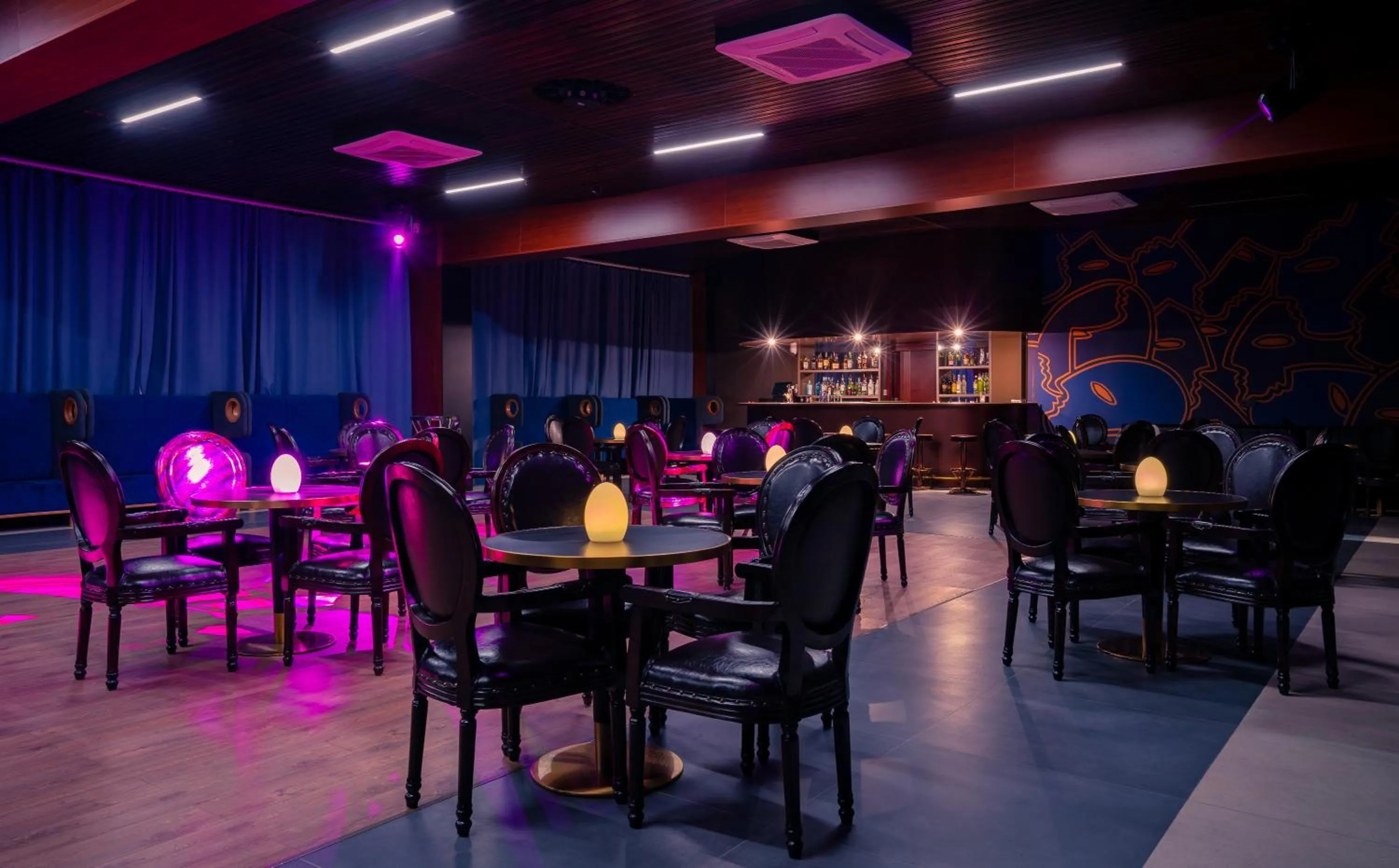 Restaurant/places to eat in Litz Resort