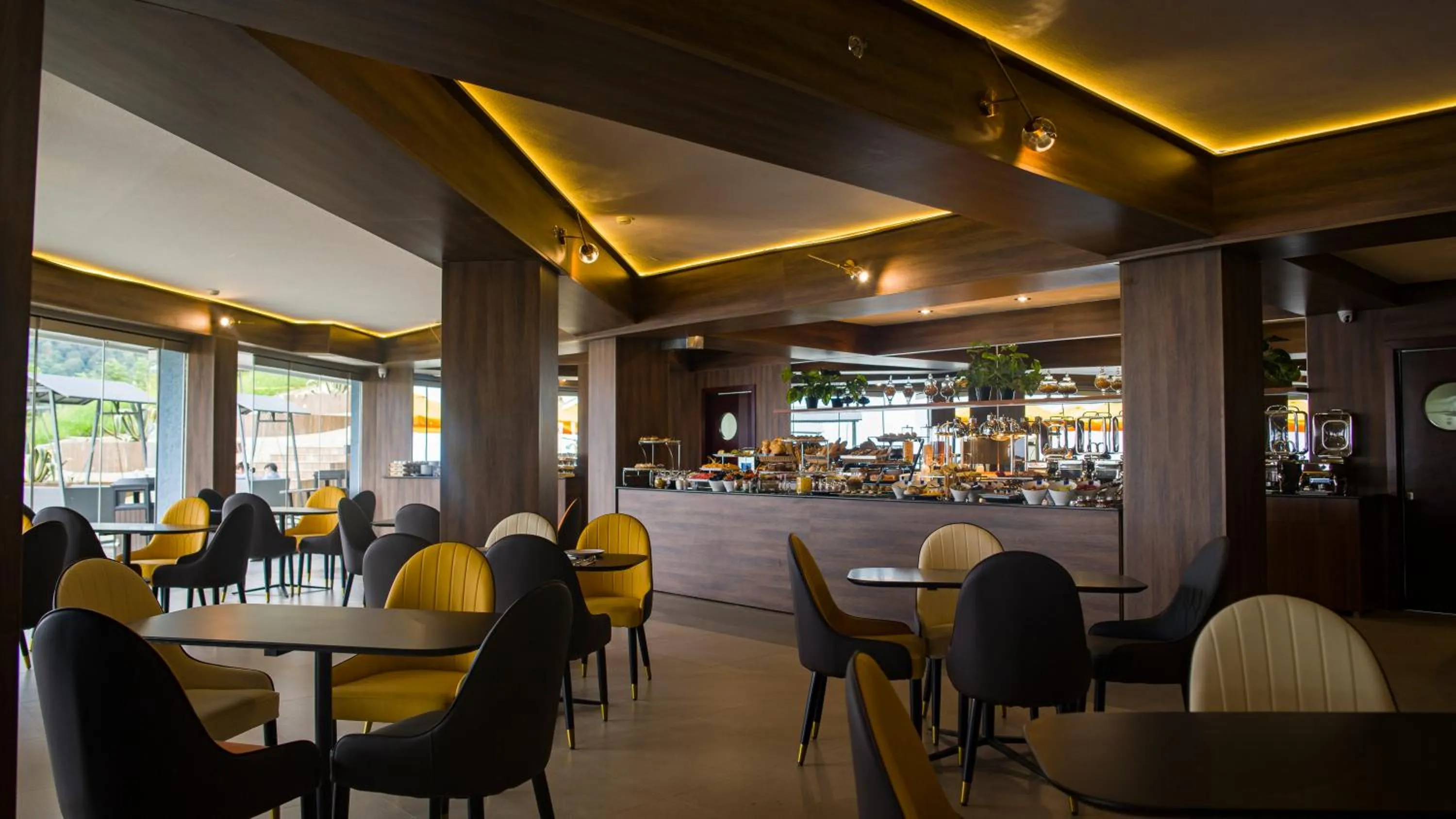 Restaurant/places to eat in Litz Resort