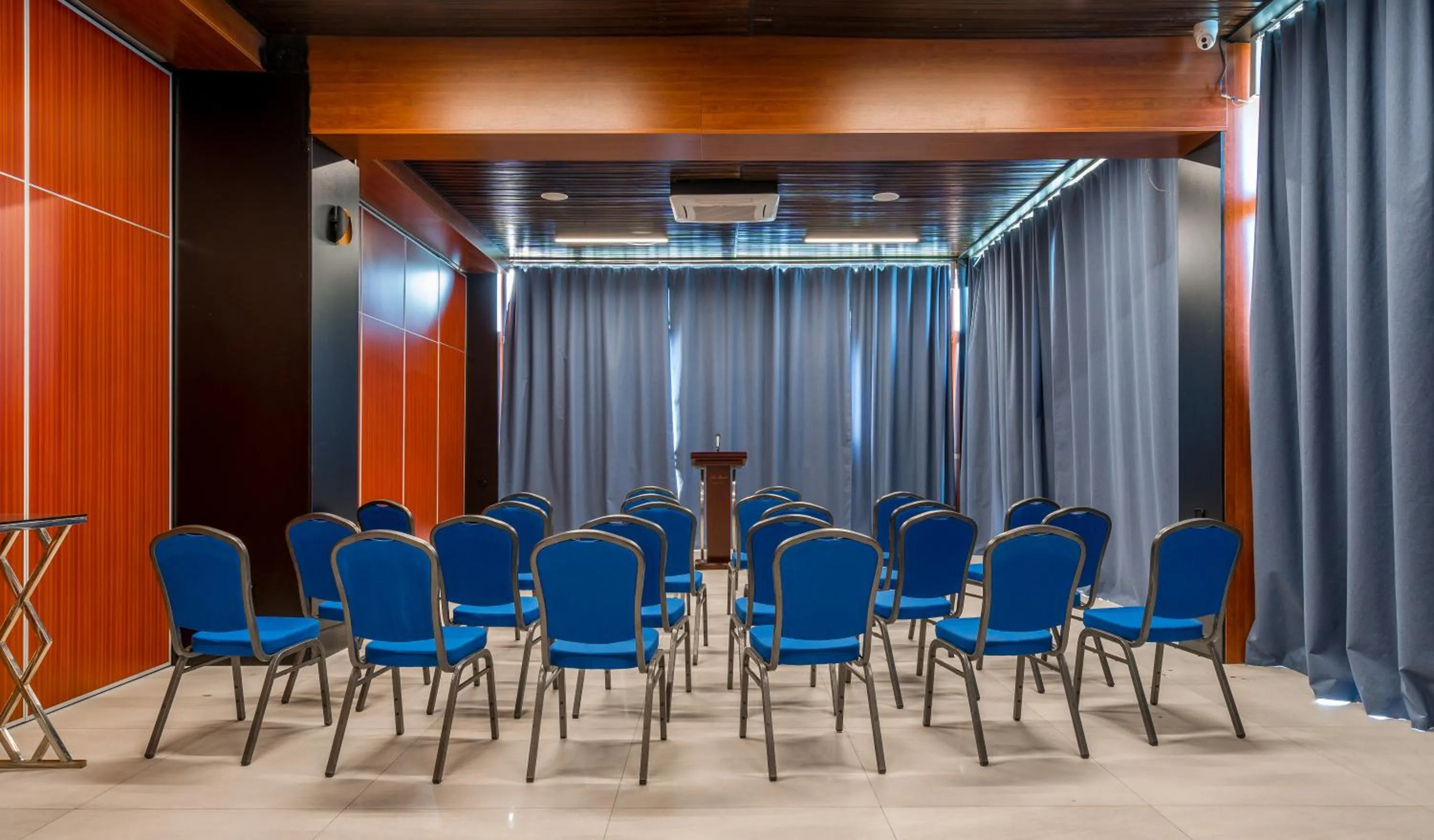 Business facilities in Litz Resort