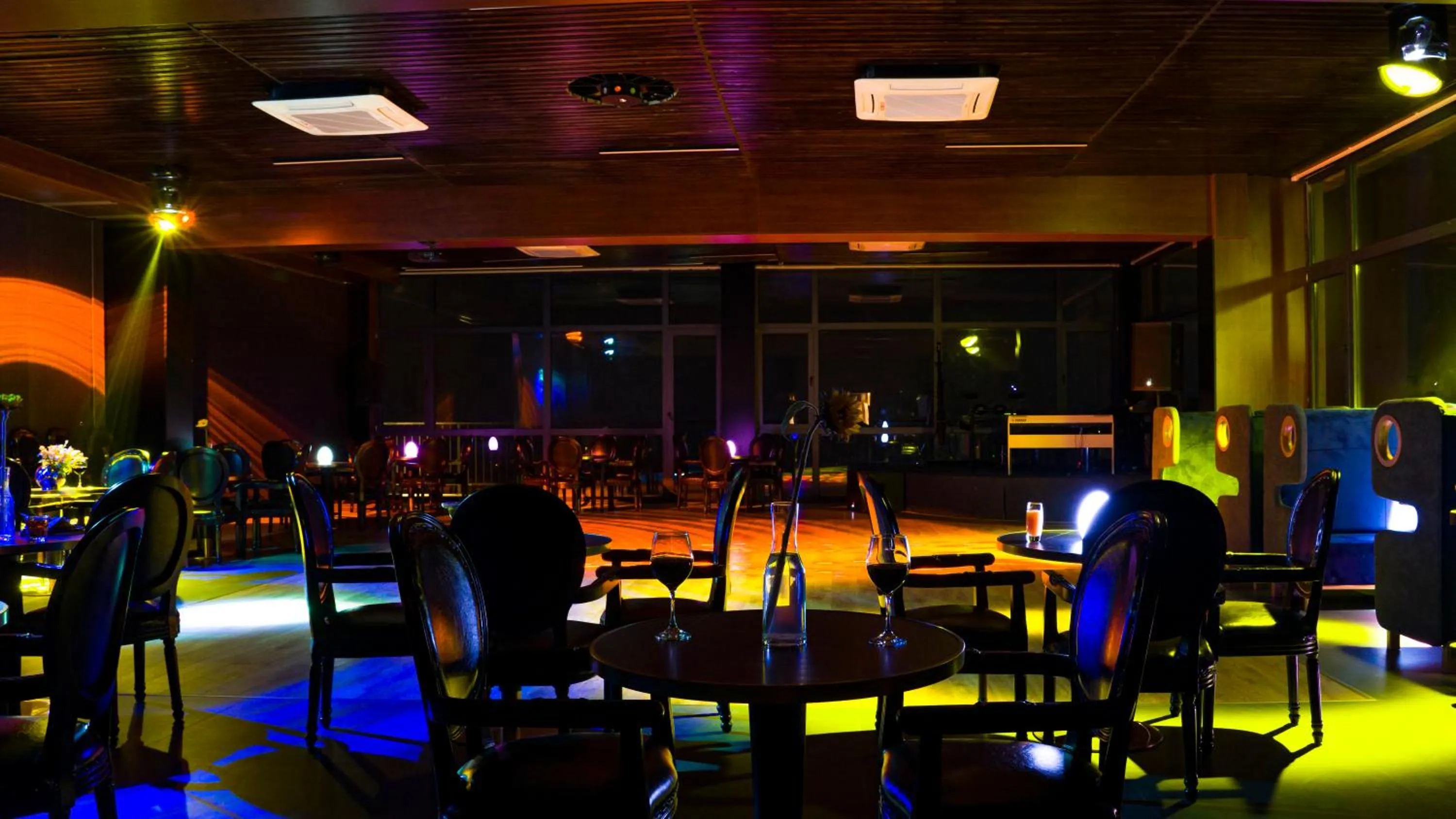 Restaurant/places to eat in Litz Resort