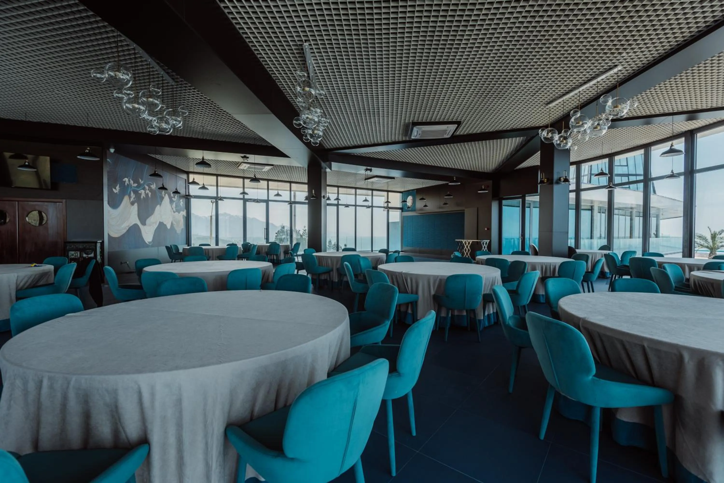 Restaurant/places to eat in Litz Resort