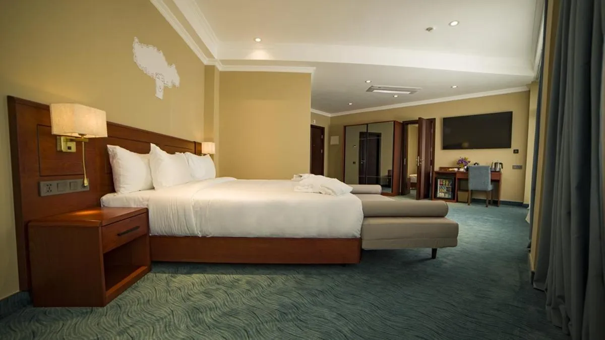 Bedroom, Bed in Litz Resort