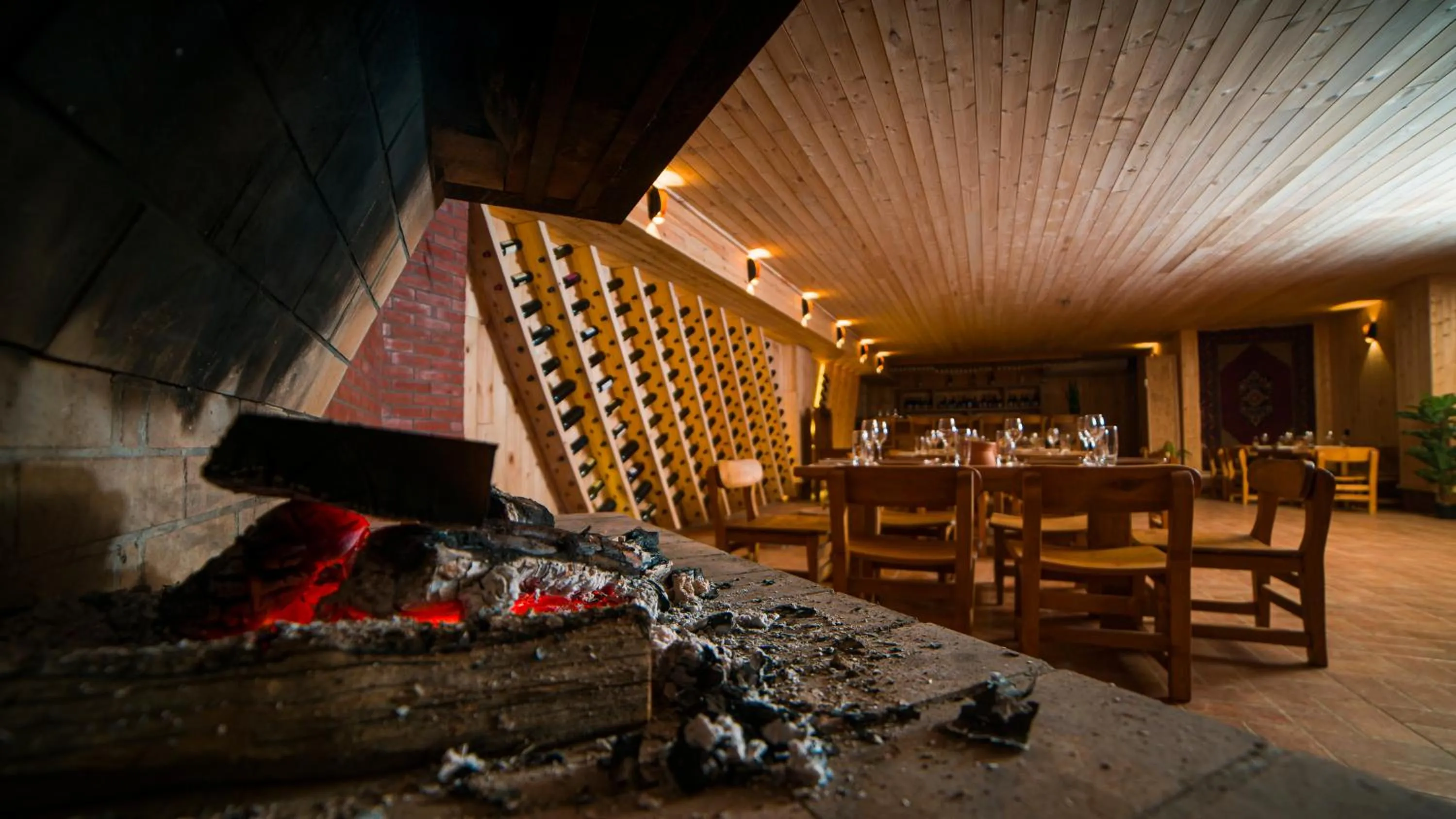 Restaurant/places to eat in Litz Resort