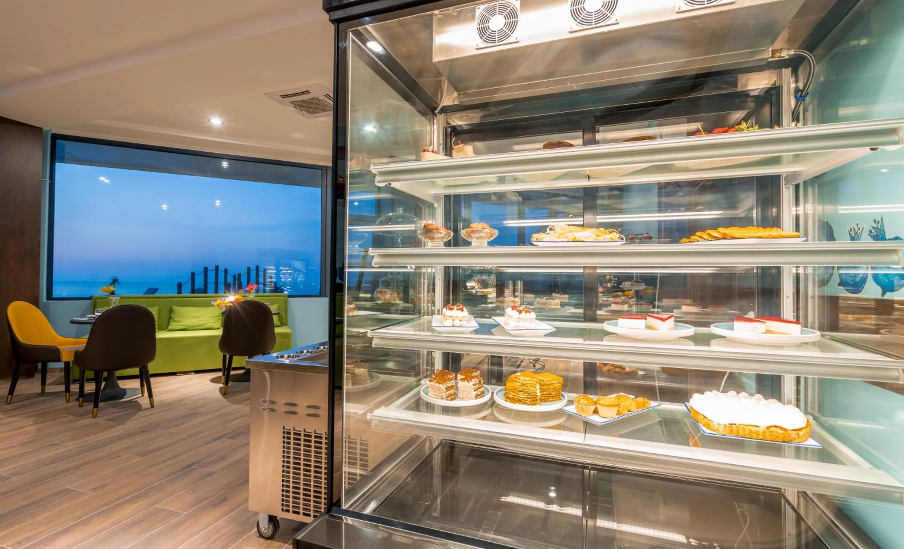 Food and drinks in Litz Resort