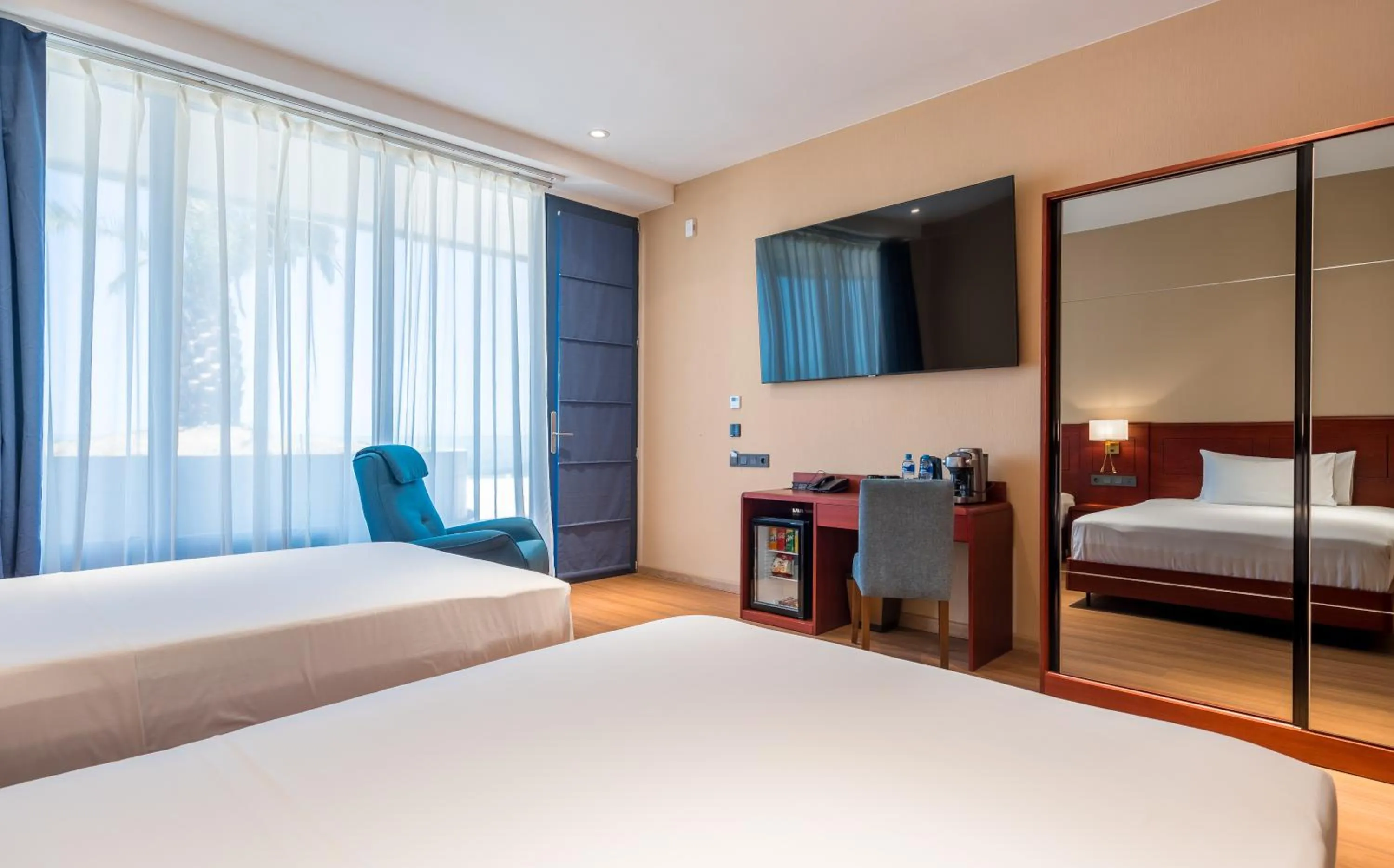 Photo of the whole room in Litz Resort