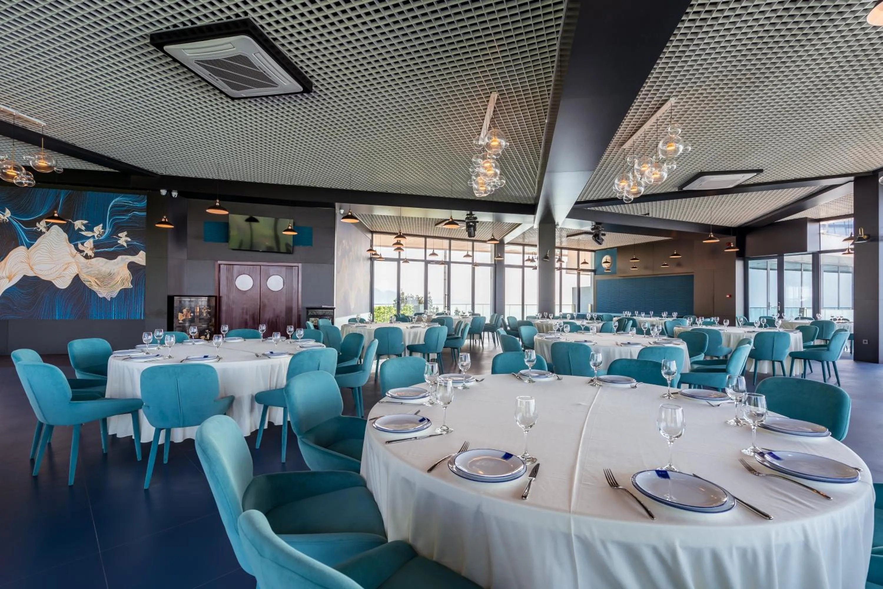 Restaurant/places to eat in Litz Resort