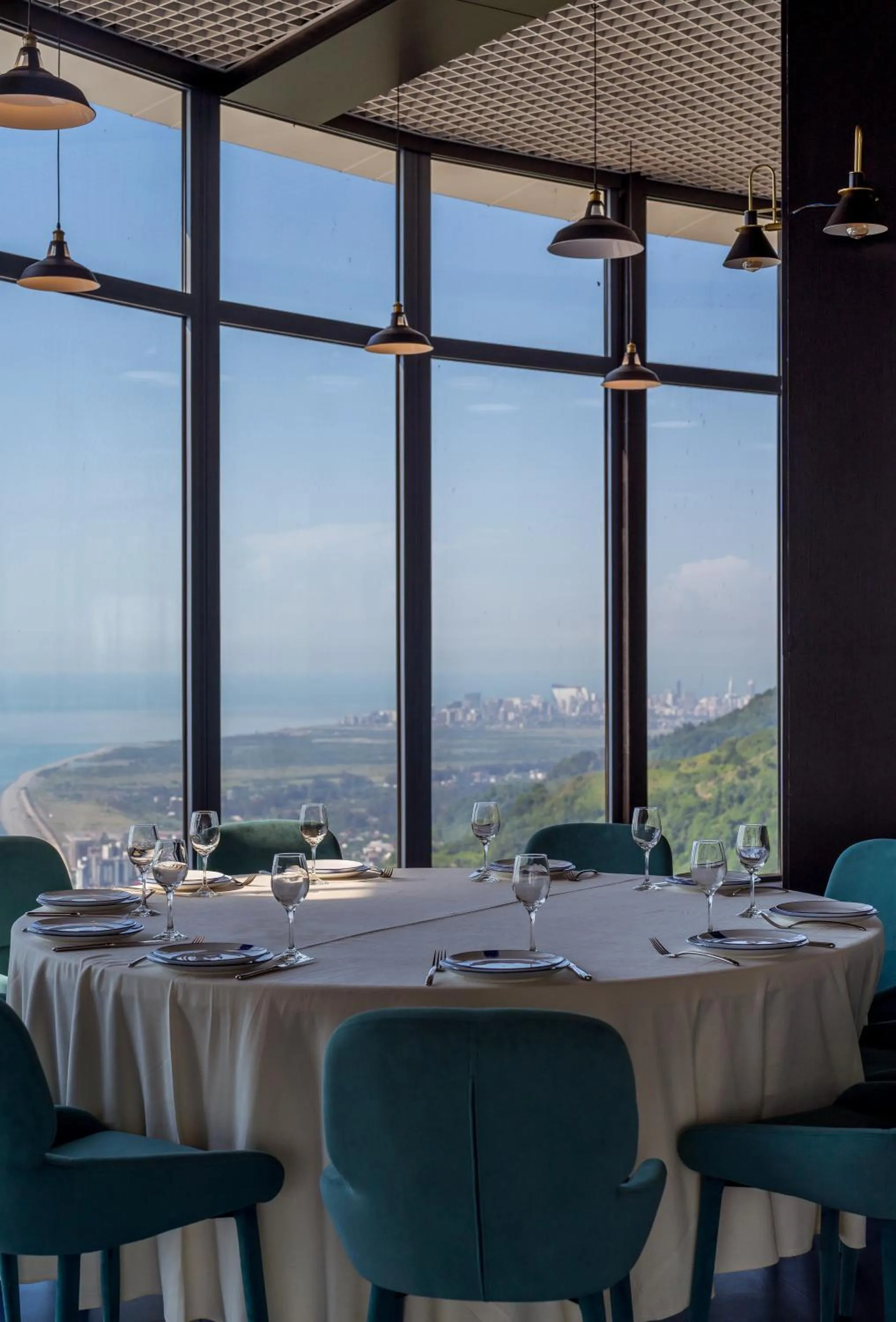 Restaurant/places to eat in Litz Resort